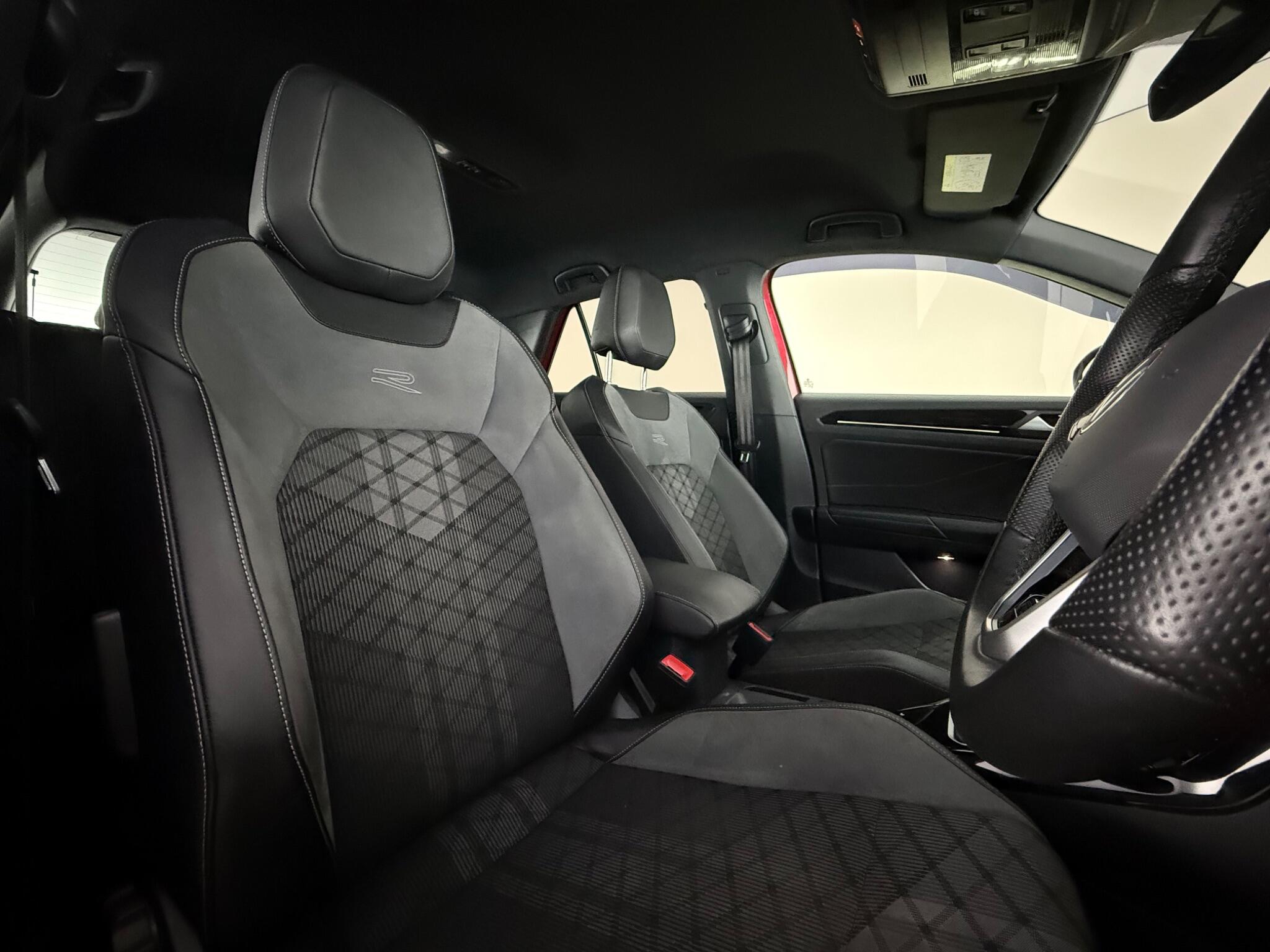 Volkswagen T-Roc view 12