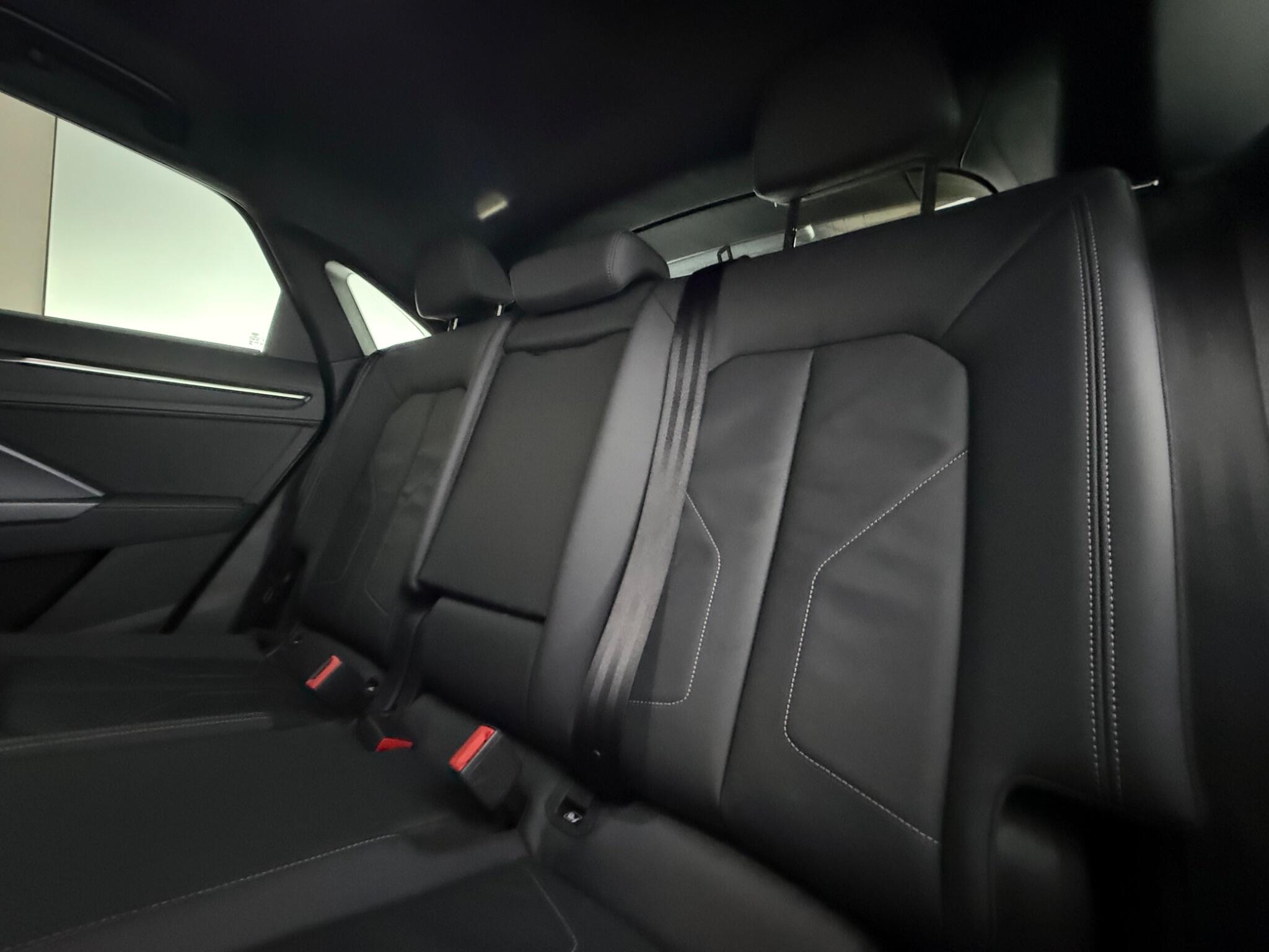Audi Q3 view 35