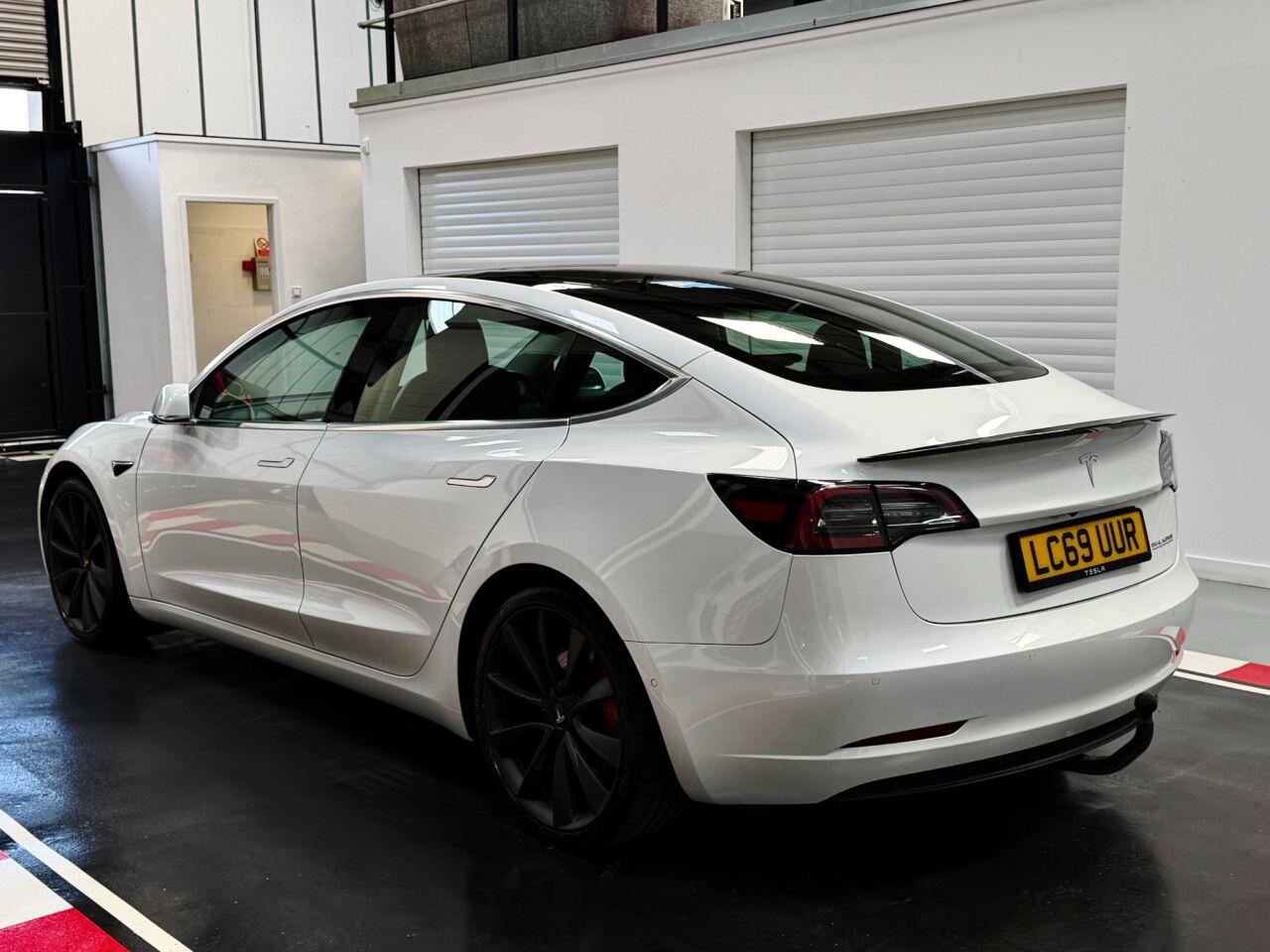 Tesla Model 3 view 4