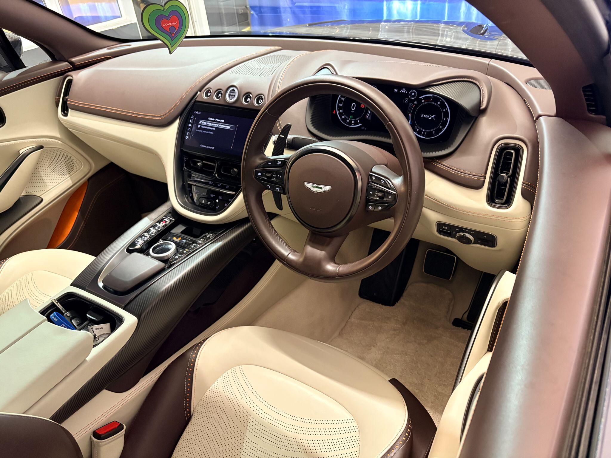 Aston Martin DBX view 27