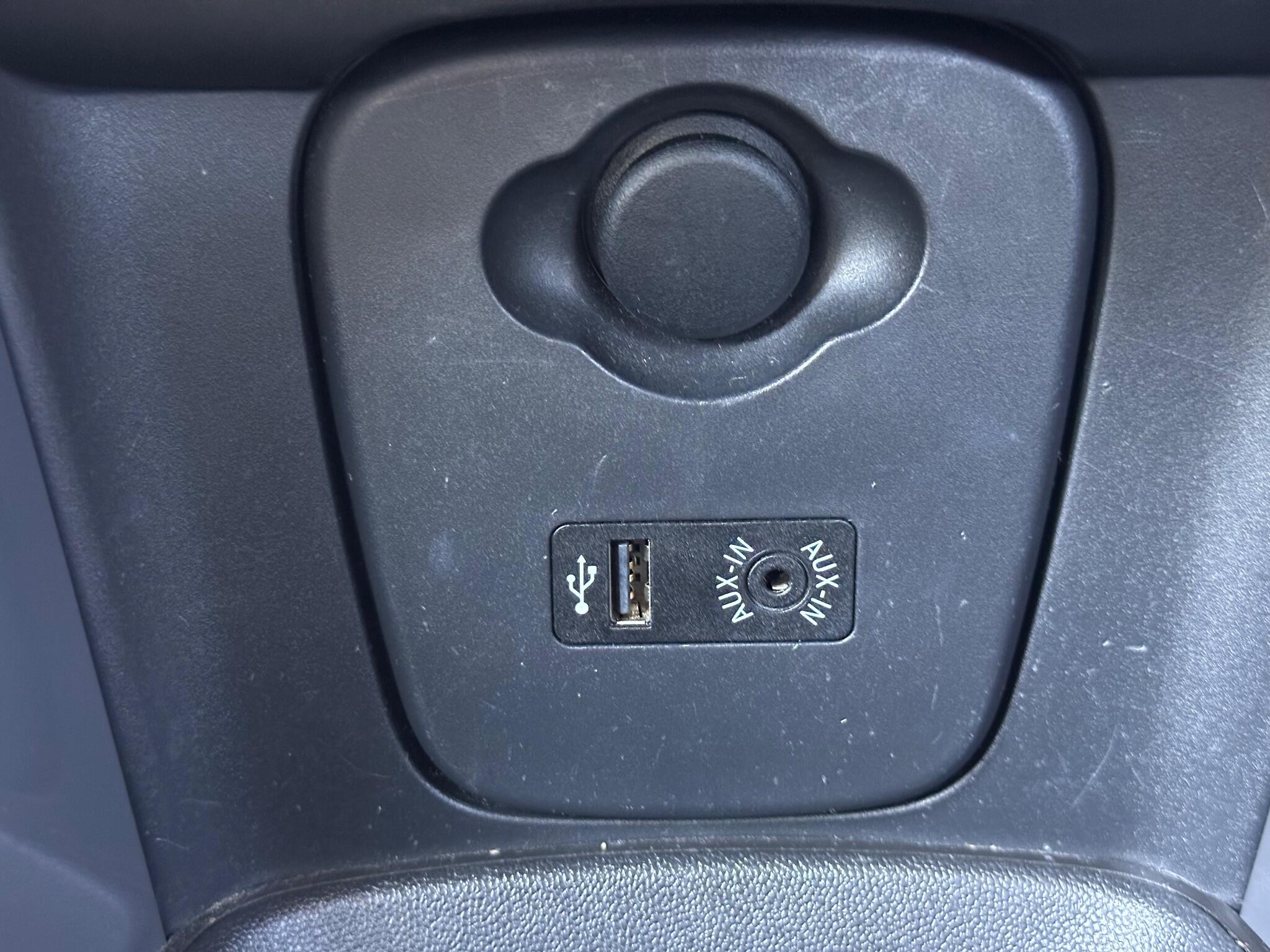 MINI Hatch view 38
