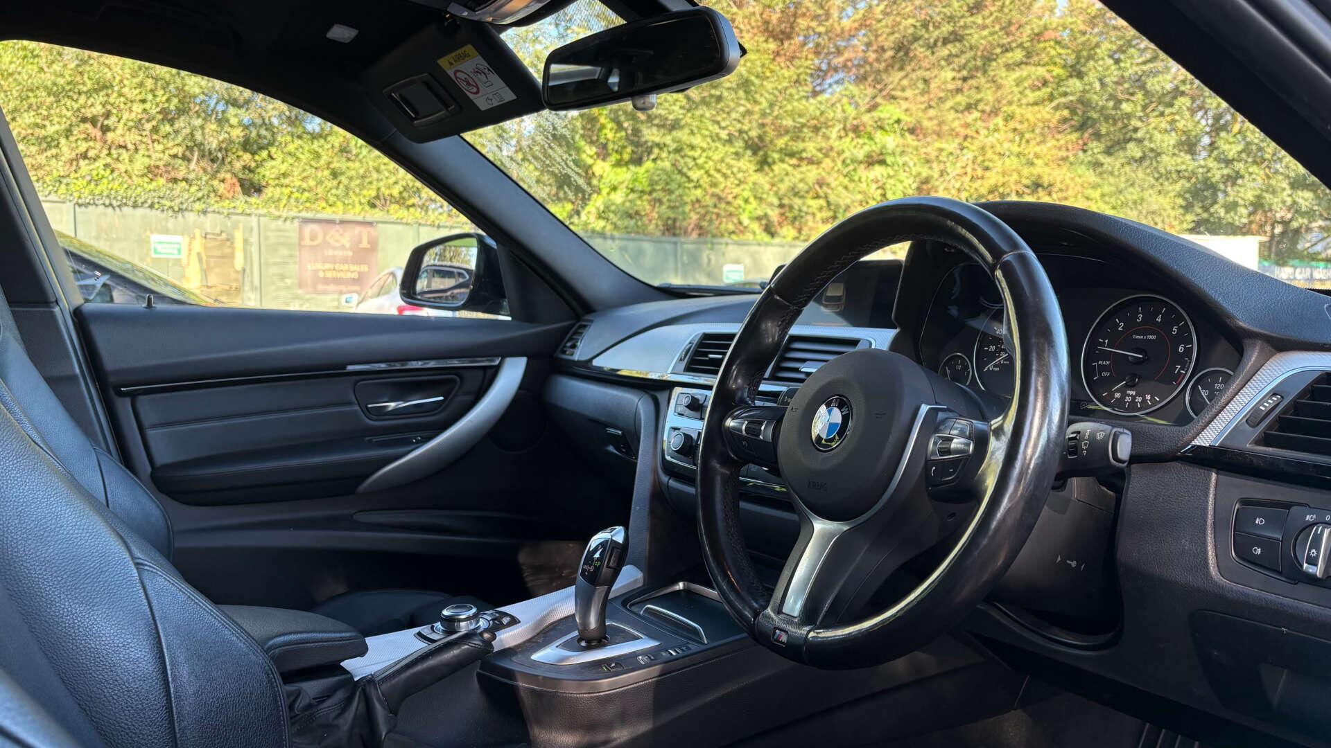 BMW 3 Series view 11