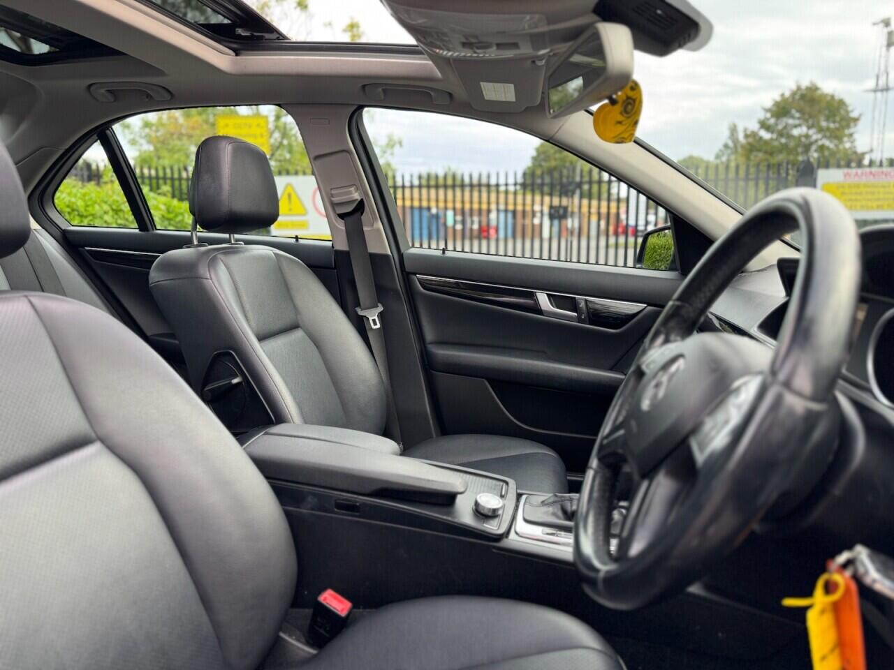 Mercedes-Benz C-Class view 21