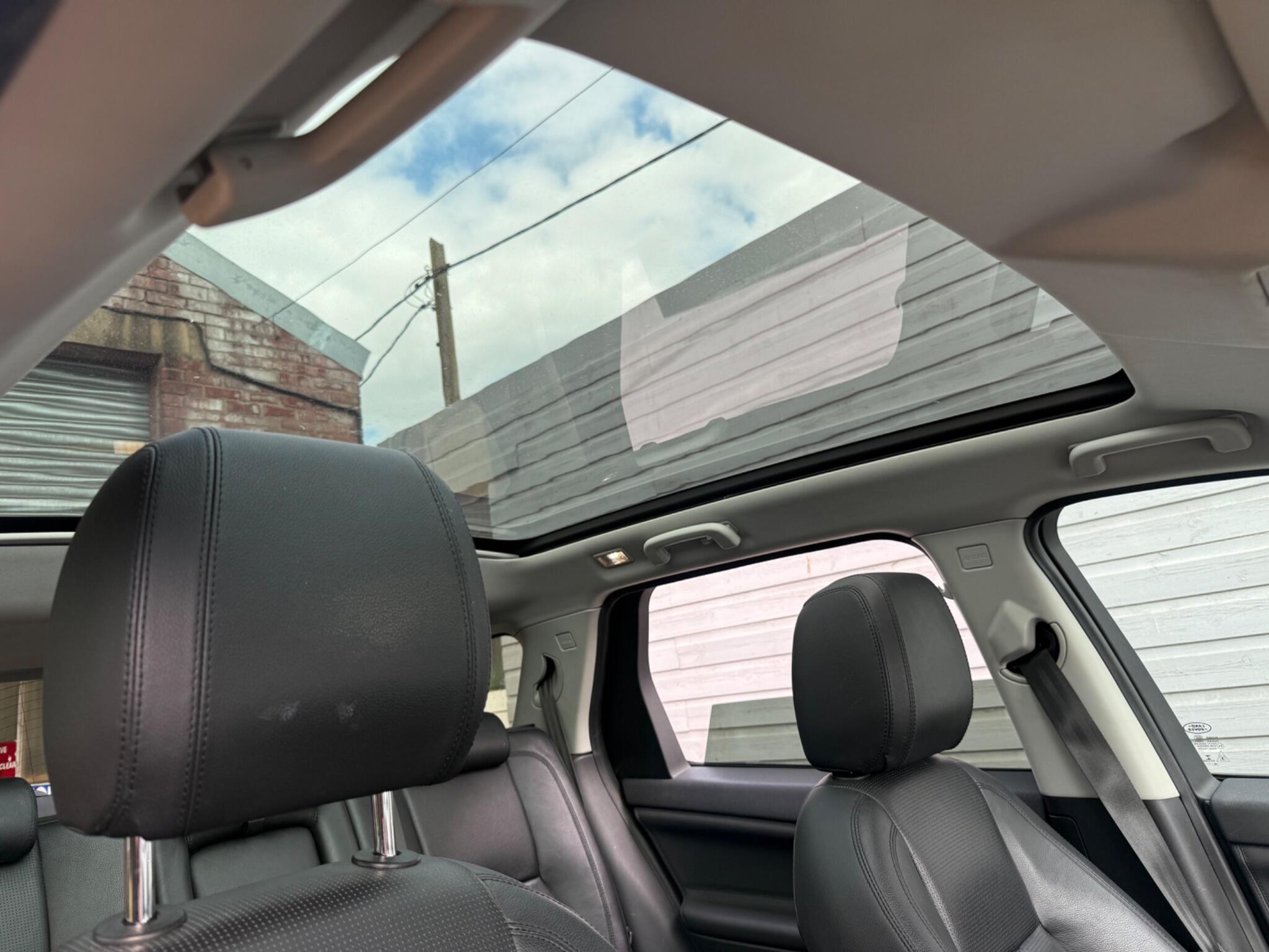 Land Rover Discovery Sport view 41