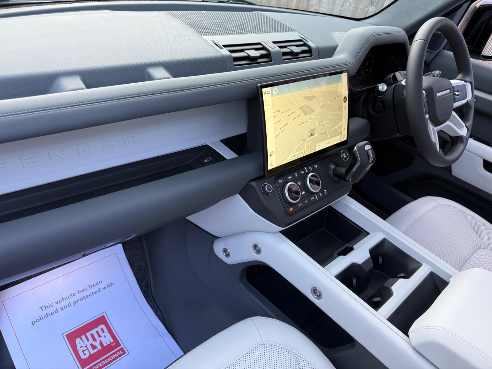 Land Rover Defender view 10