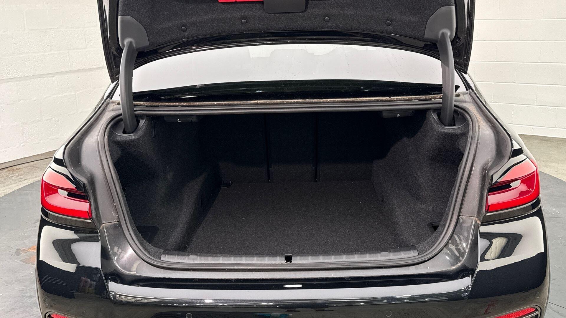 BMW 5 Series view 13