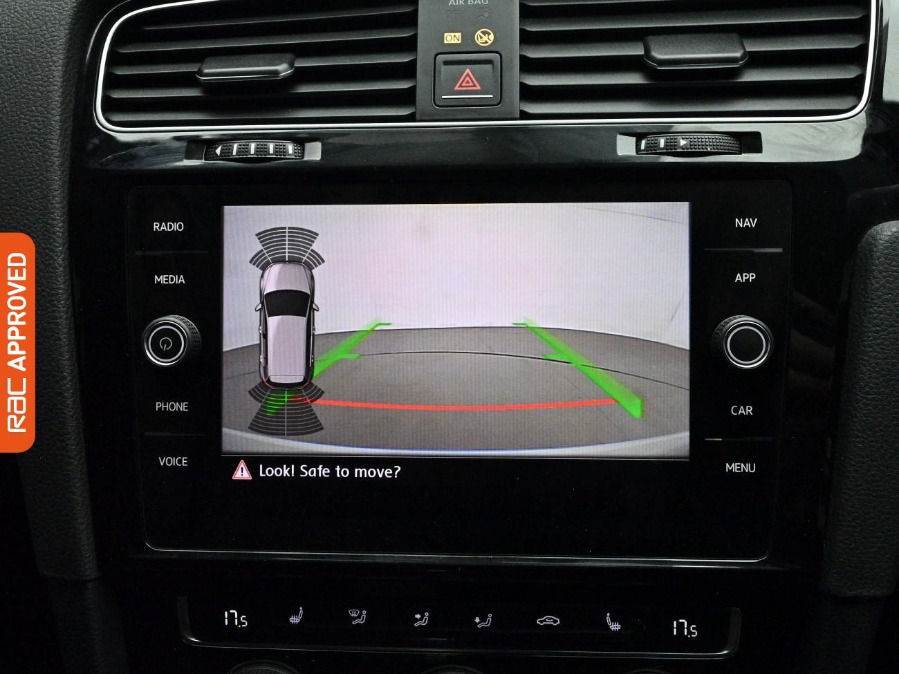 Volkswagen Golf view 3