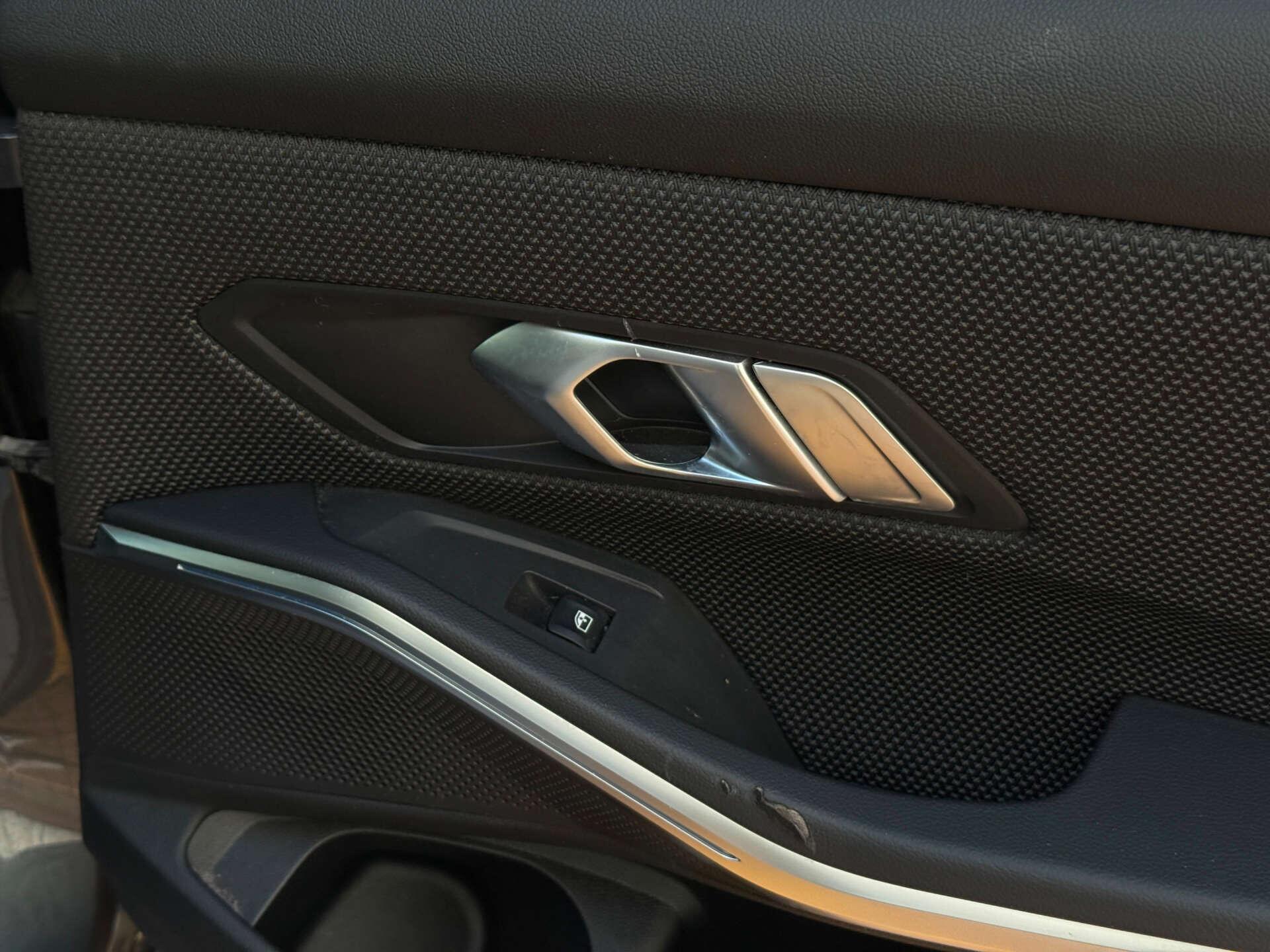 BMW 3 Series view 30