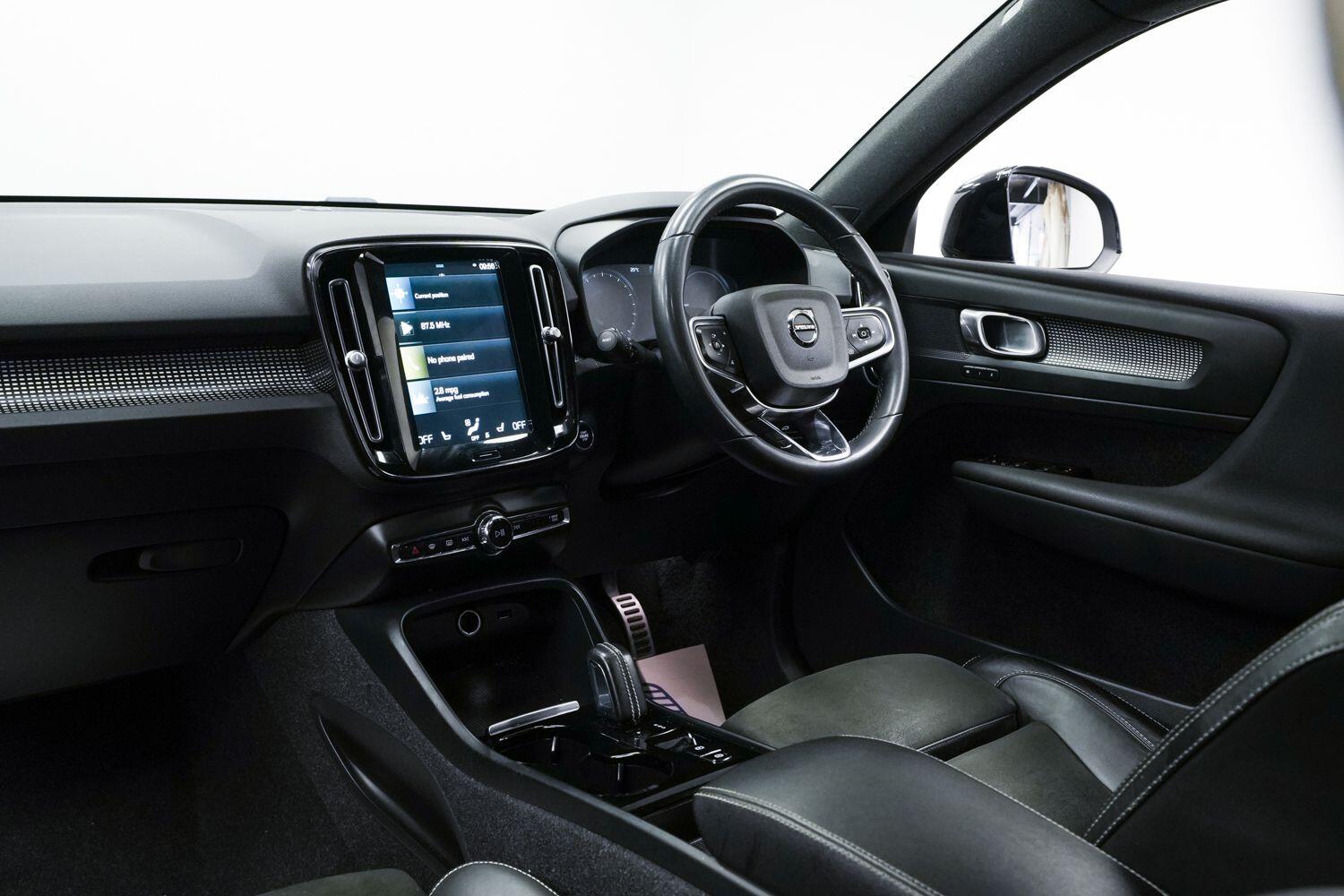 Volvo XC40 view 23