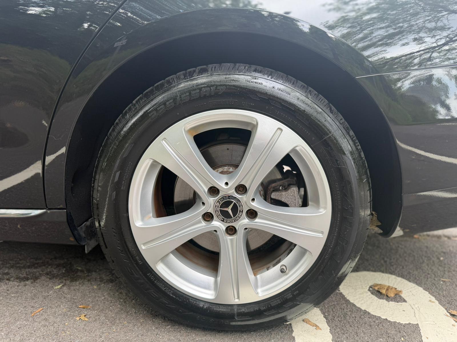 Mercedes-Benz E-Class view 28