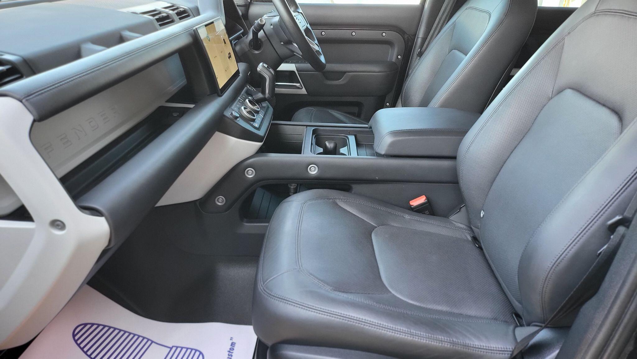 Land Rover Defender view 17