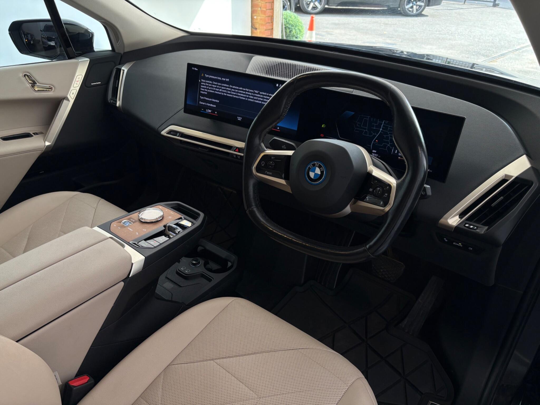BMW Ix view 10