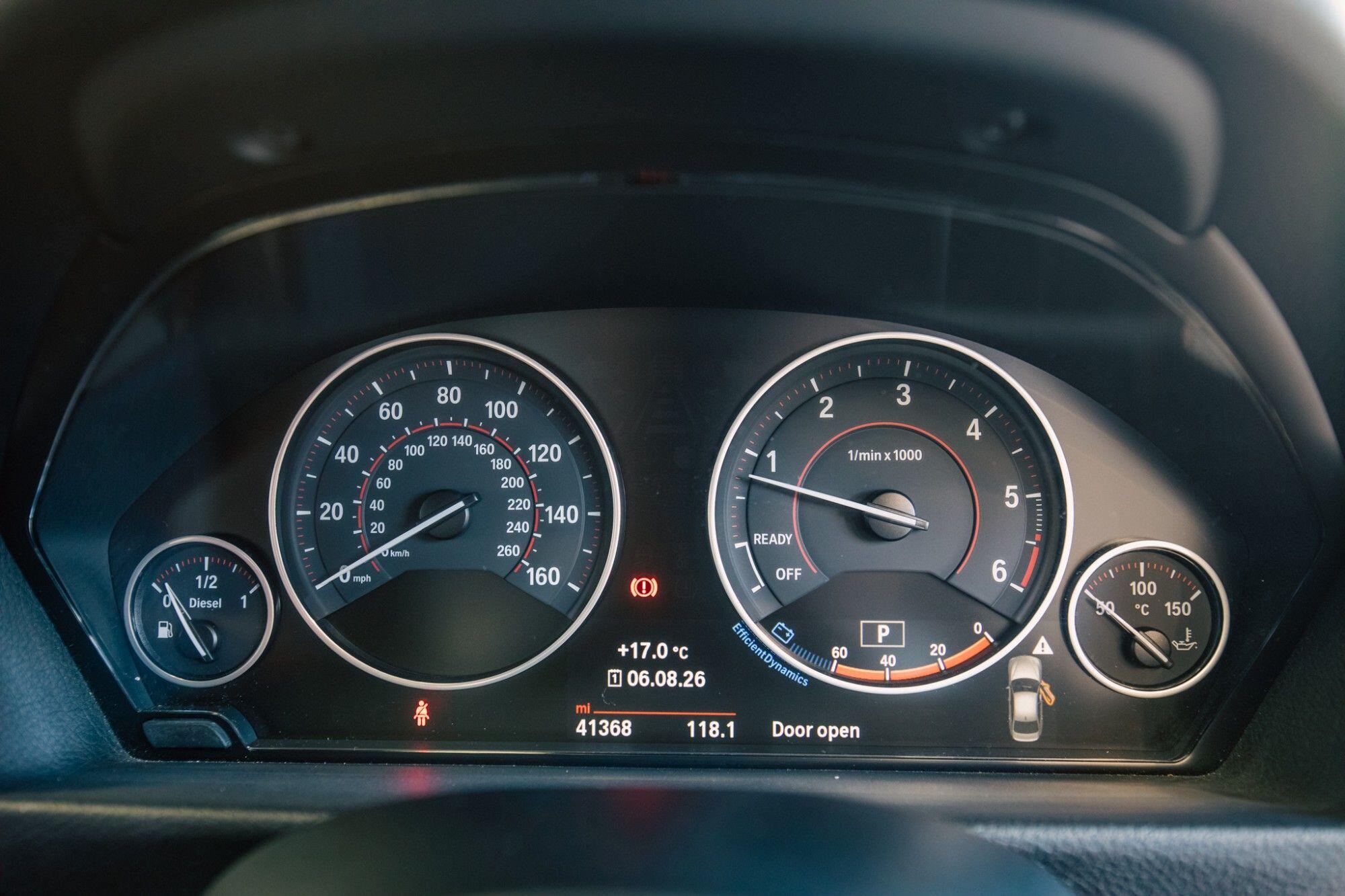 BMW 3 Series view 16