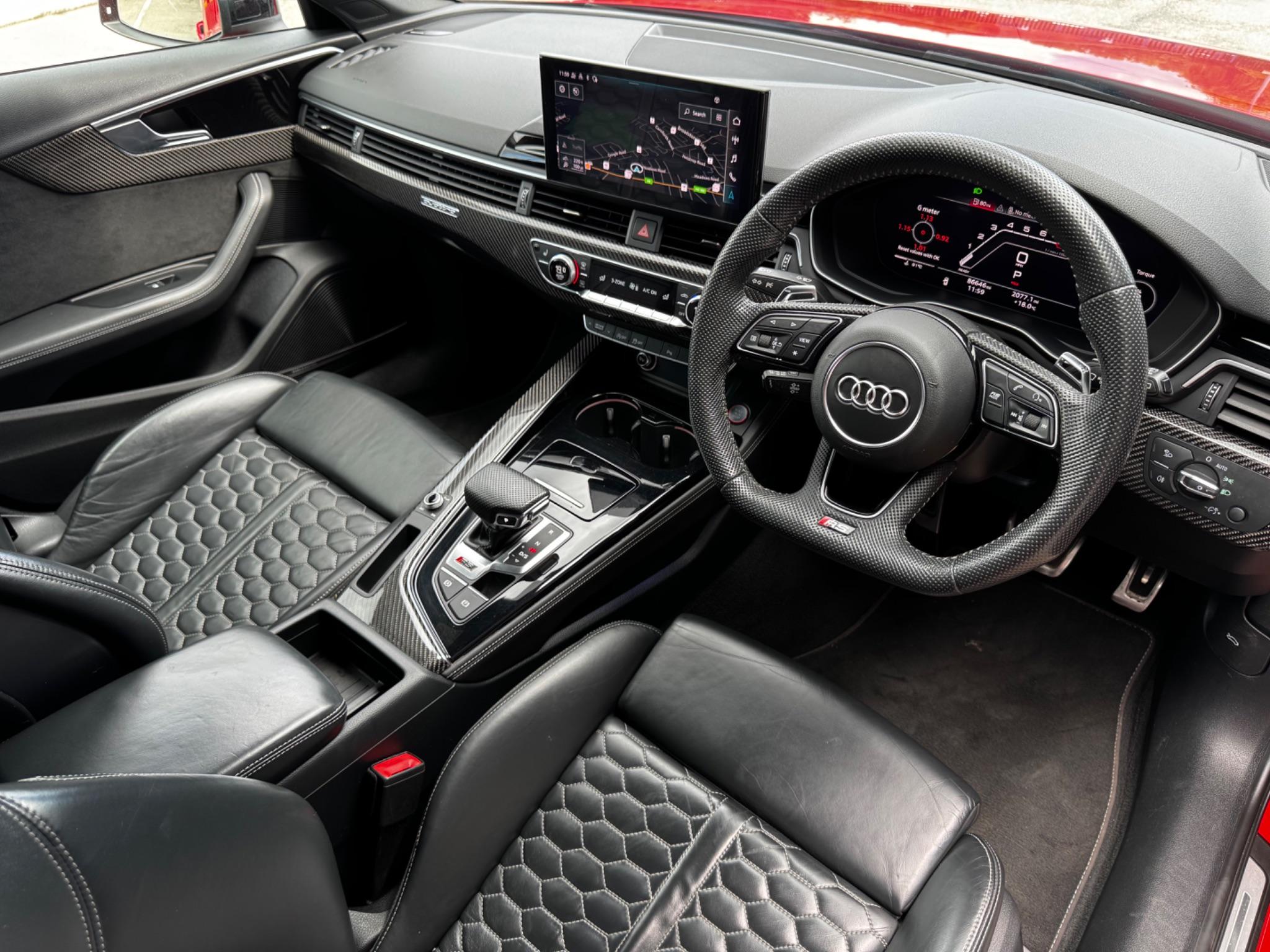 Audi RS4 view 6