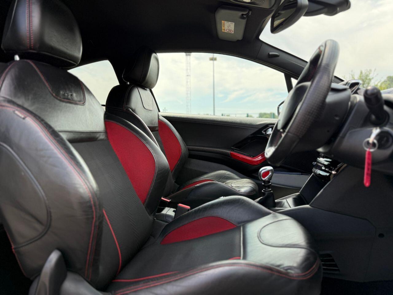 Peugeot 208 view 10