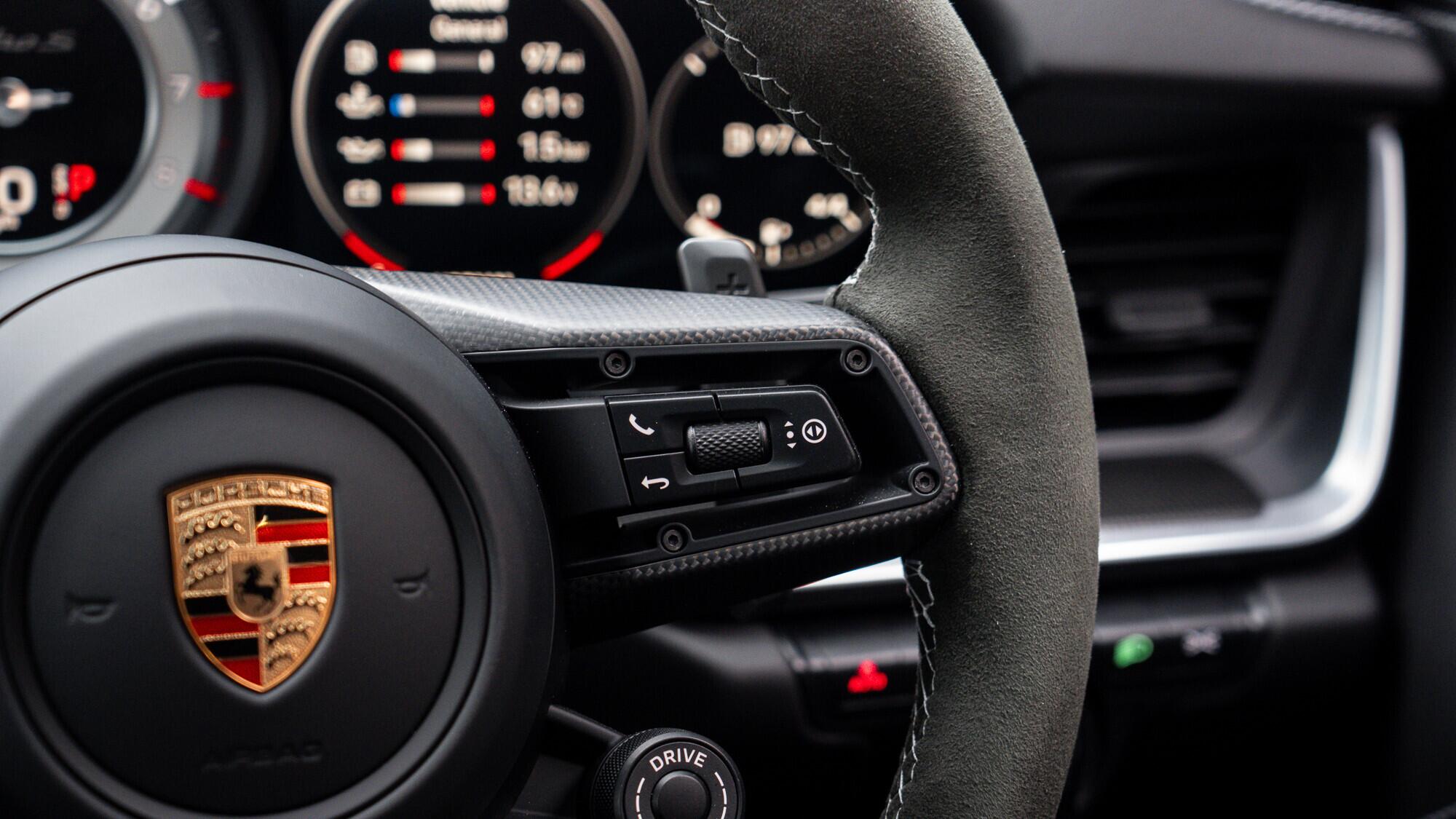 Porsche 911 view 12