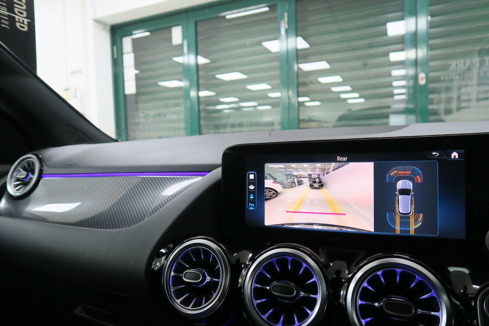 Mercedes-Benz Gla view 15