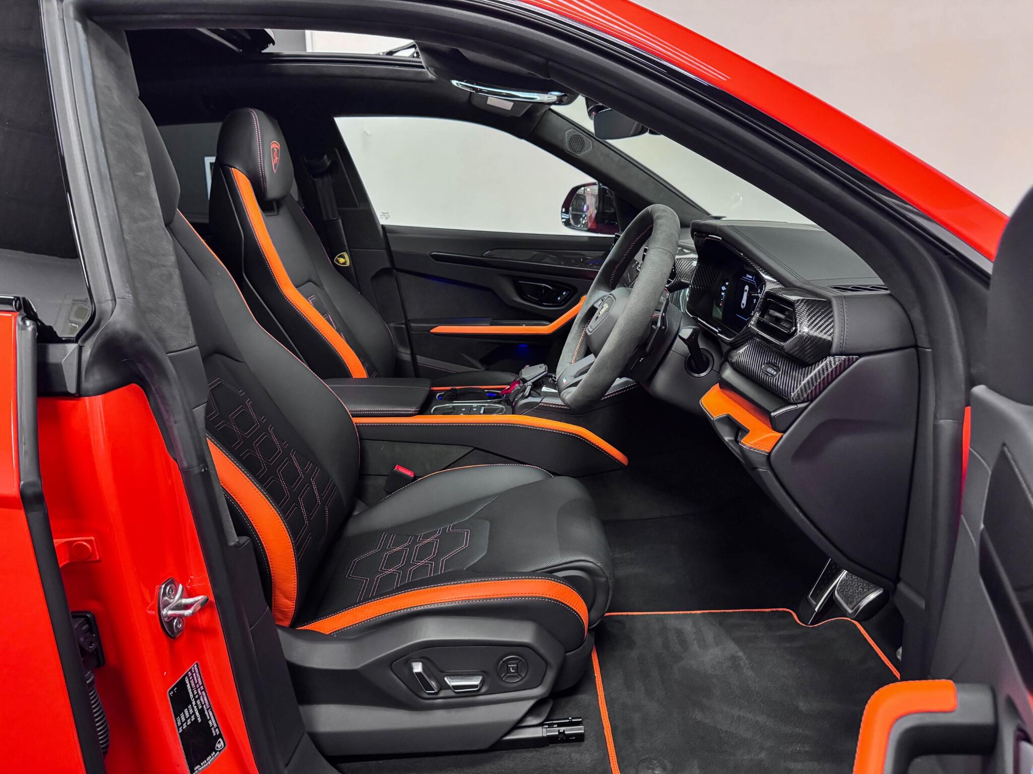 Lamborghini Urus view 41