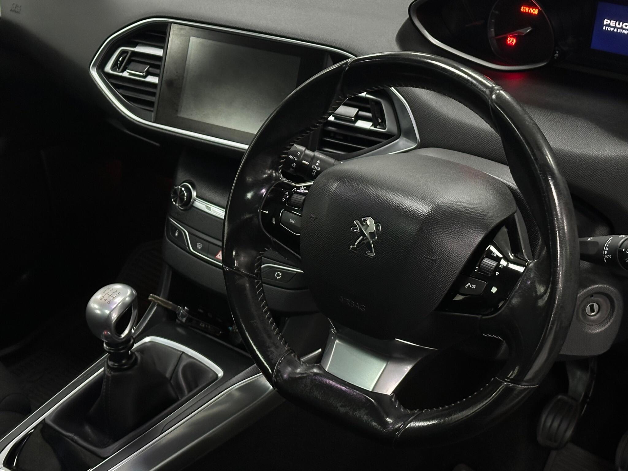Peugeot 308 view 16