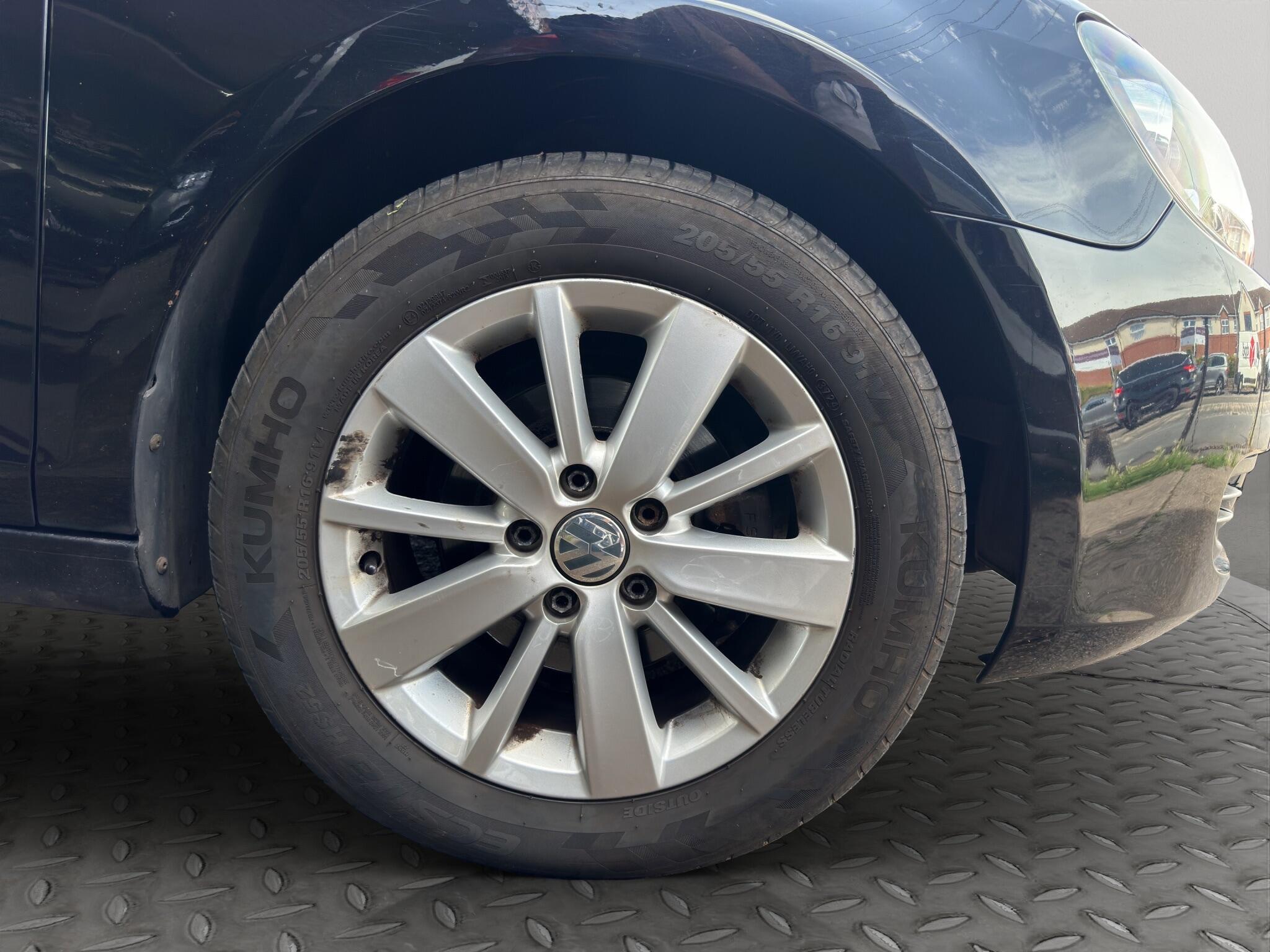 Volkswagen Golf view 27