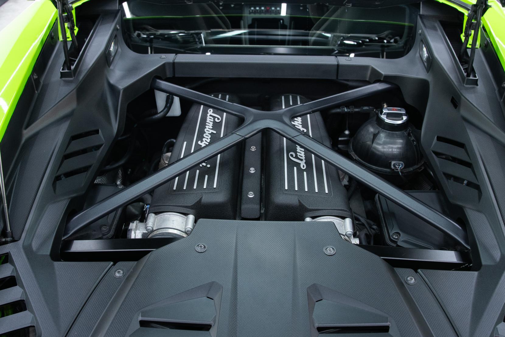 Lamborghini Huracan view 26