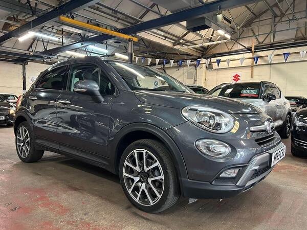 Grey 2015 Fiat 500X Hatchback Front-wheel drive Manual
