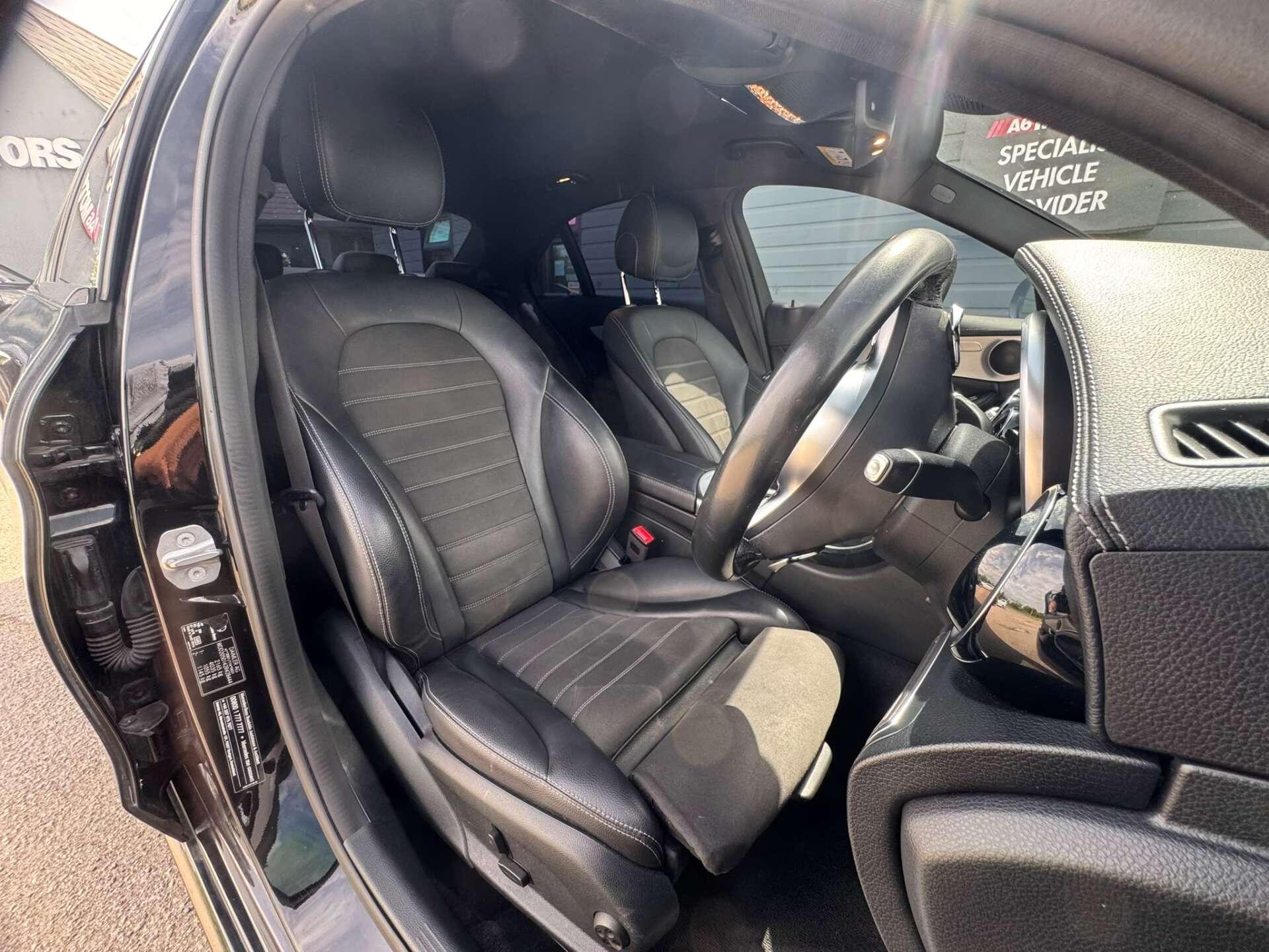 Mercedes-Benz C Class view 14