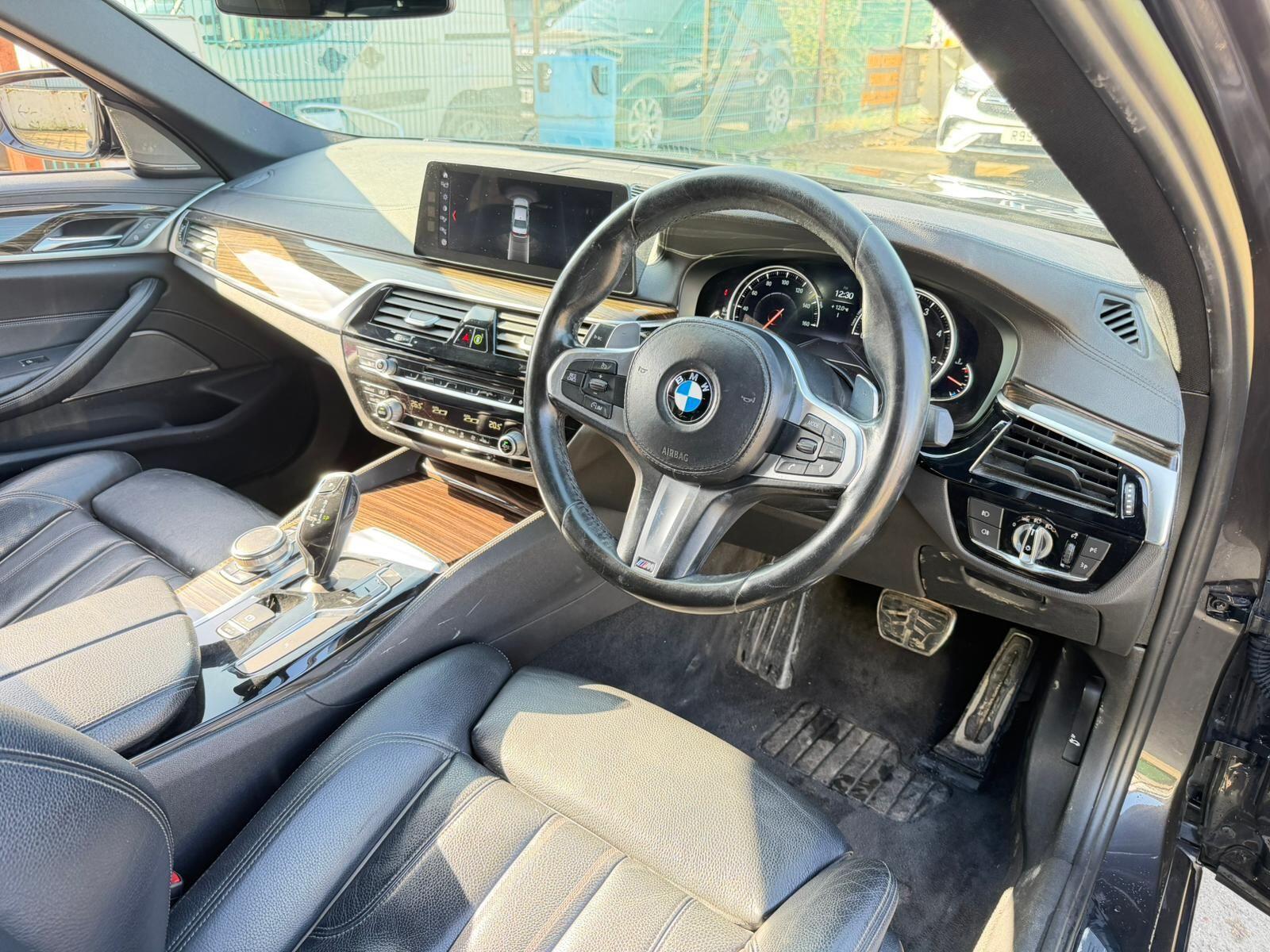 BMW 5 Series view 9