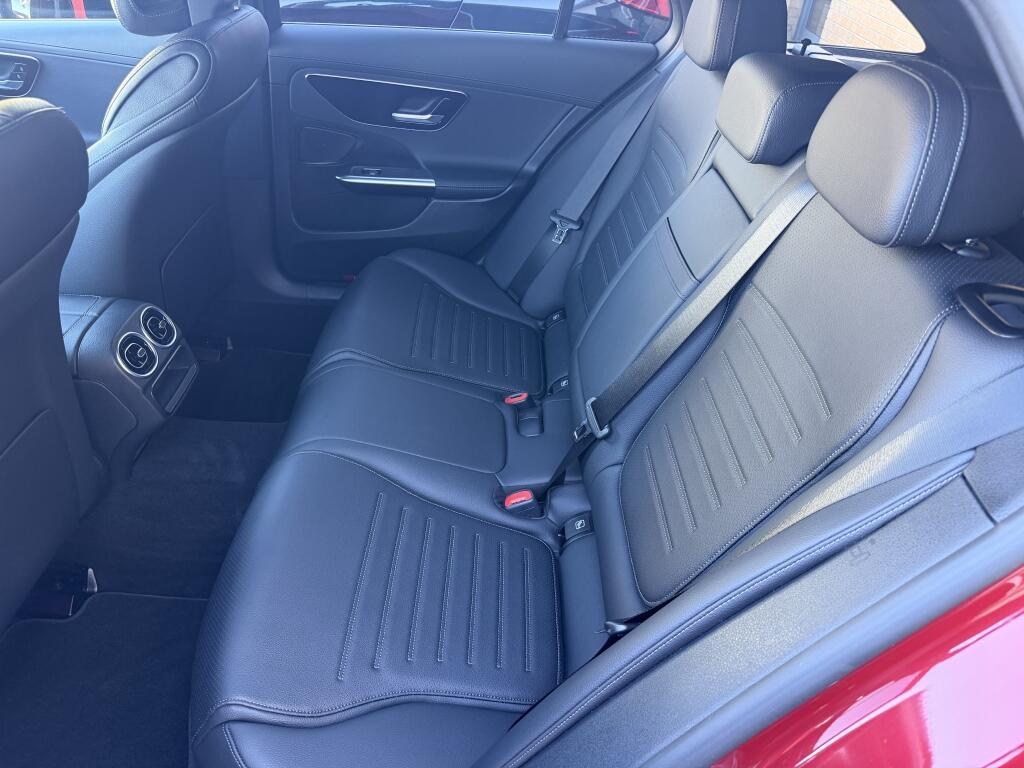 Mercedes-Benz C-Class view 12