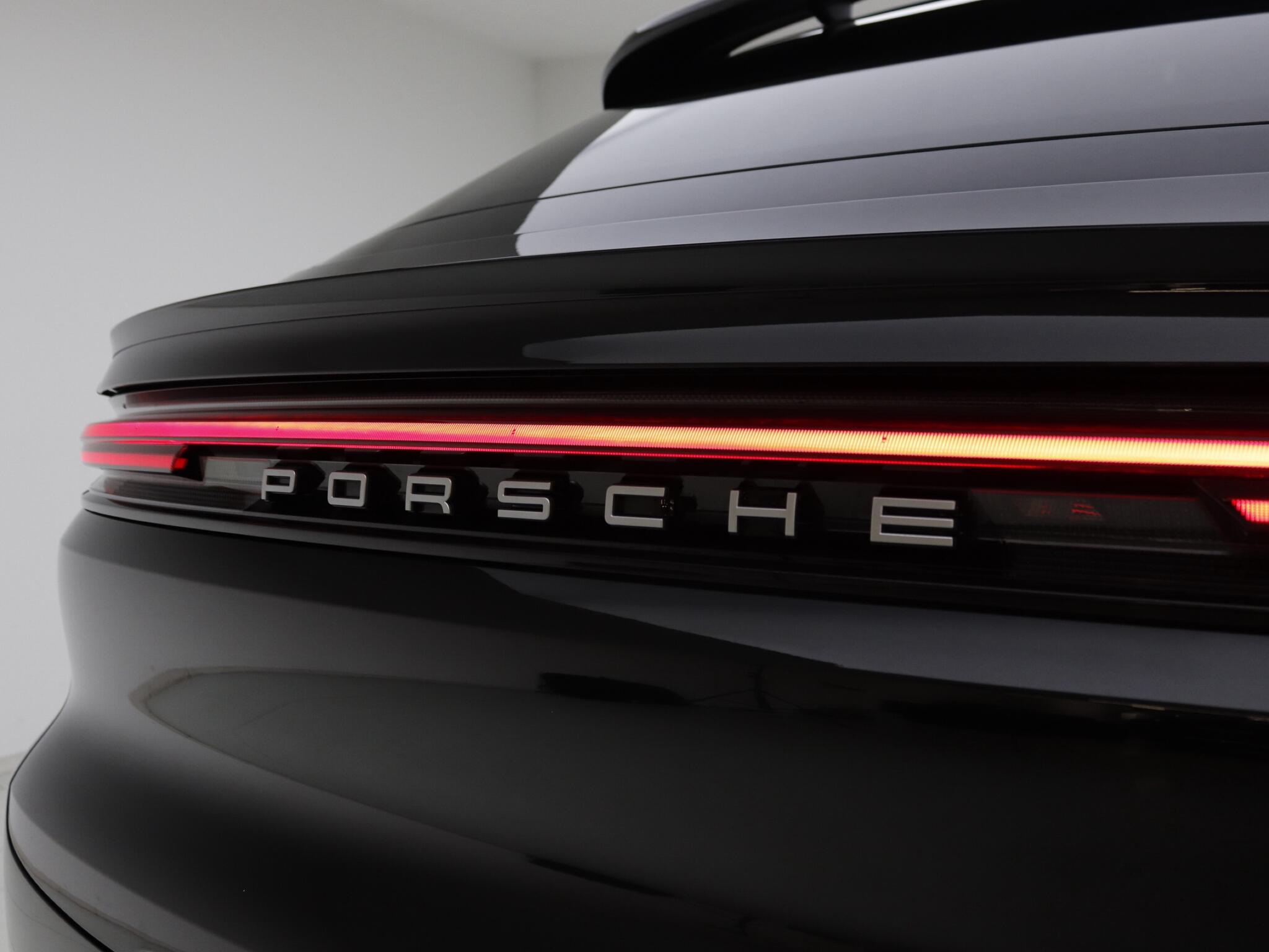 Porsche Cayenne view 21