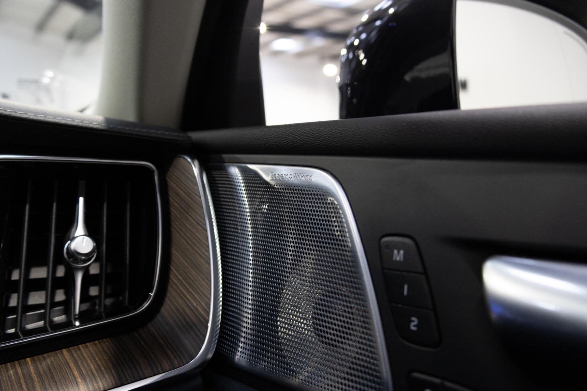Volvo XC60 view 36