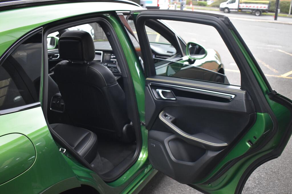 Porsche Macan view 37