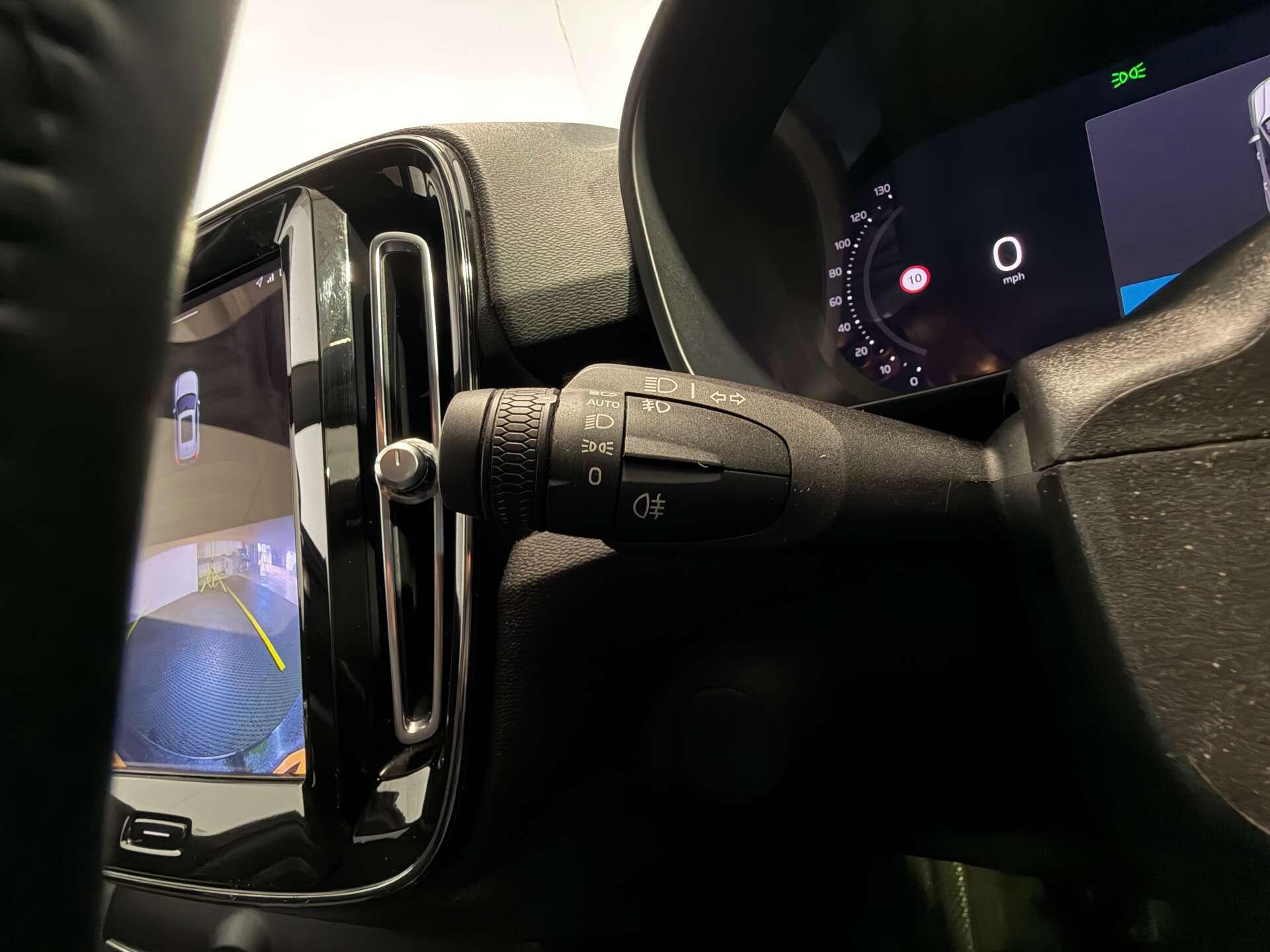 Volvo XC40 view 36