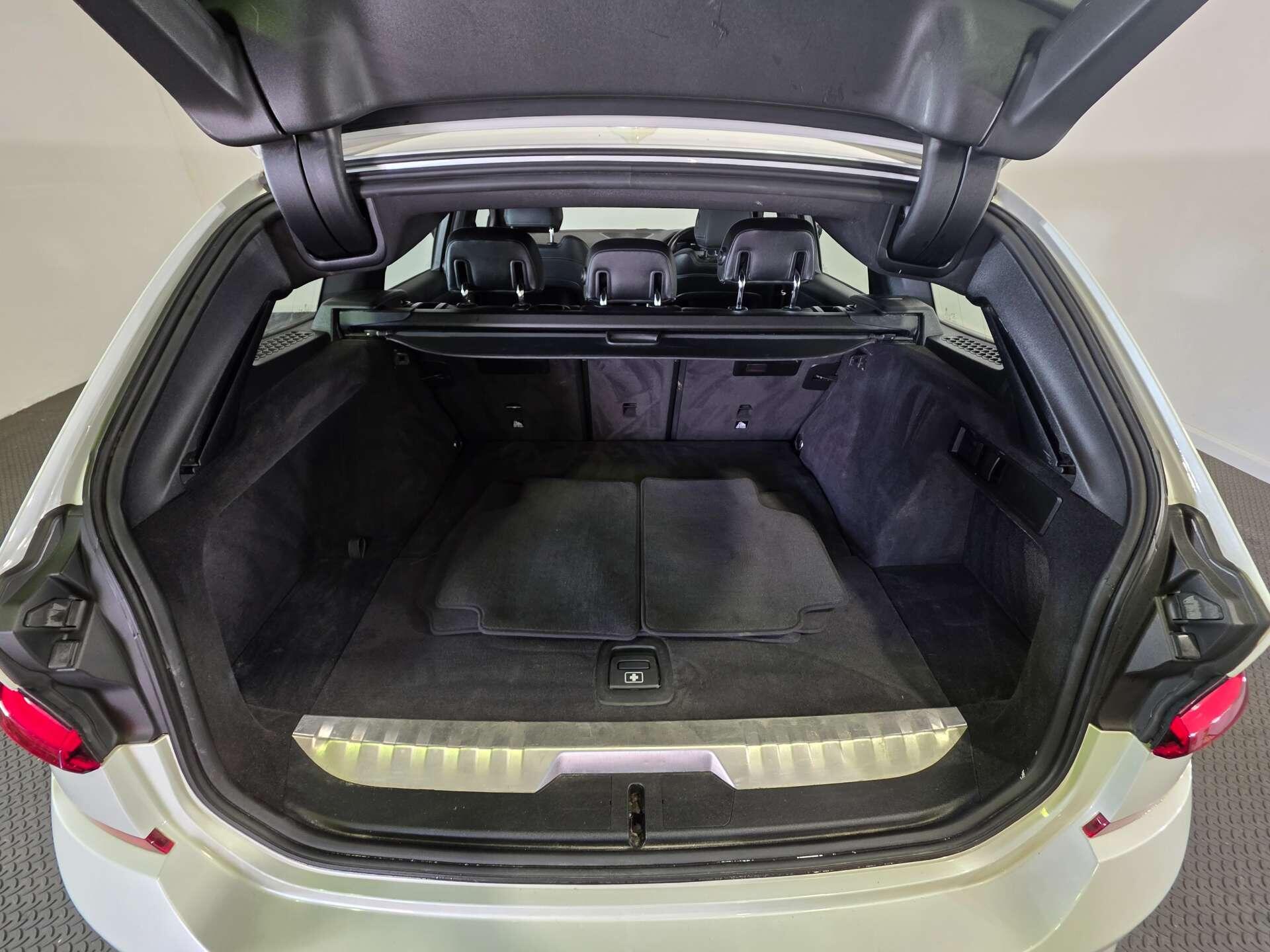 BMW 3 Series view 47