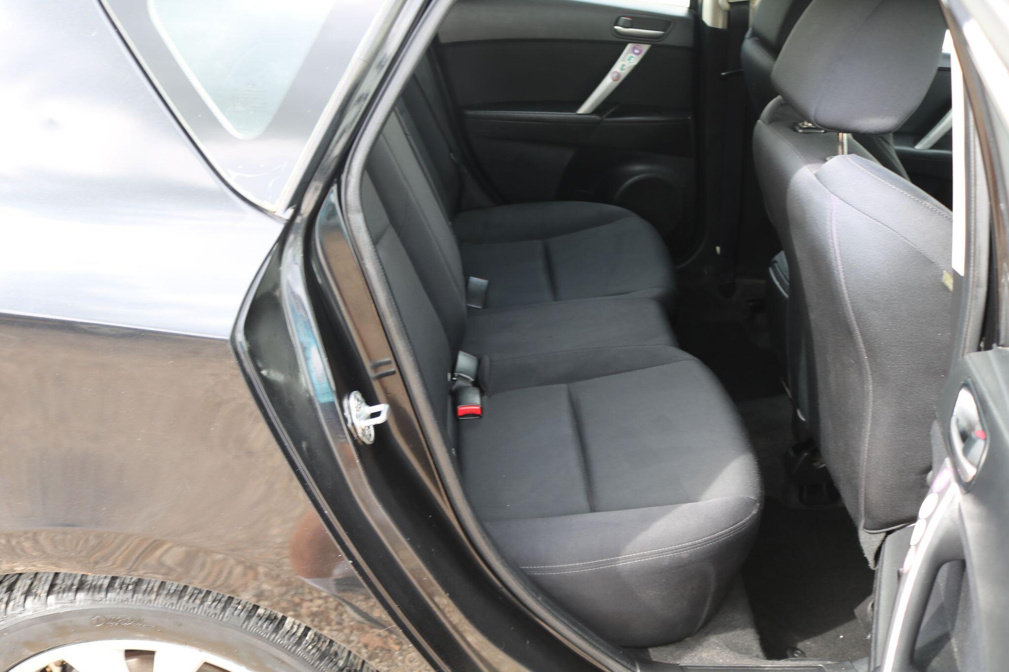 Mazda Mazda3 view 20