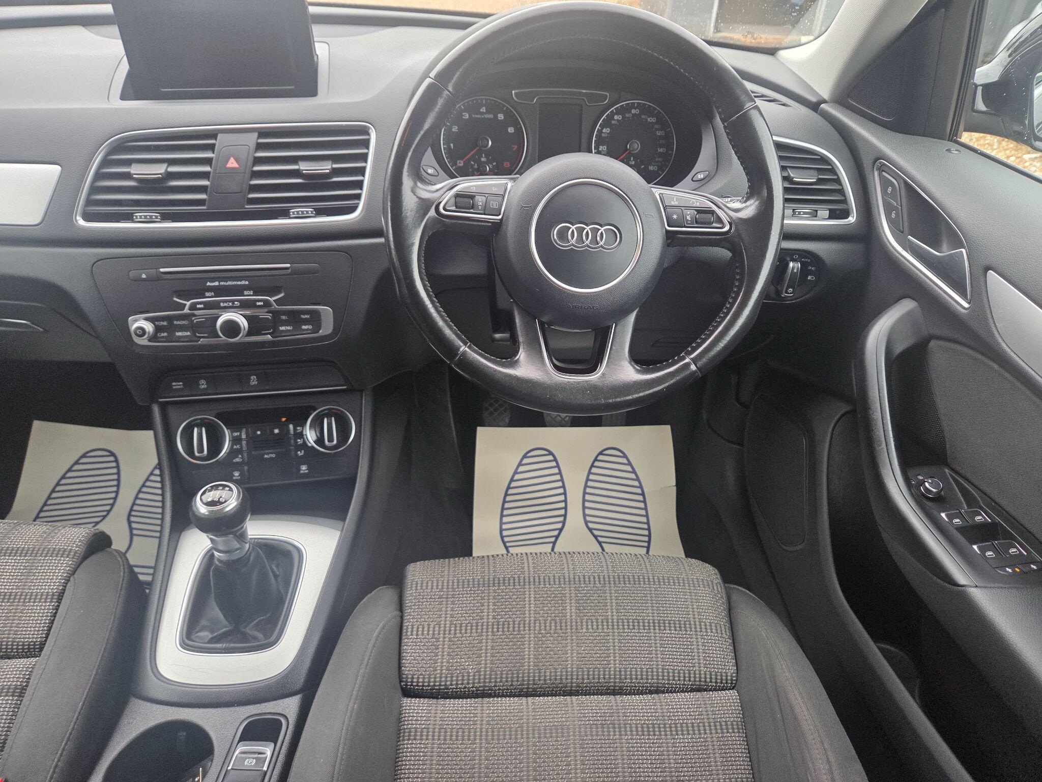Audi Q3 view 61