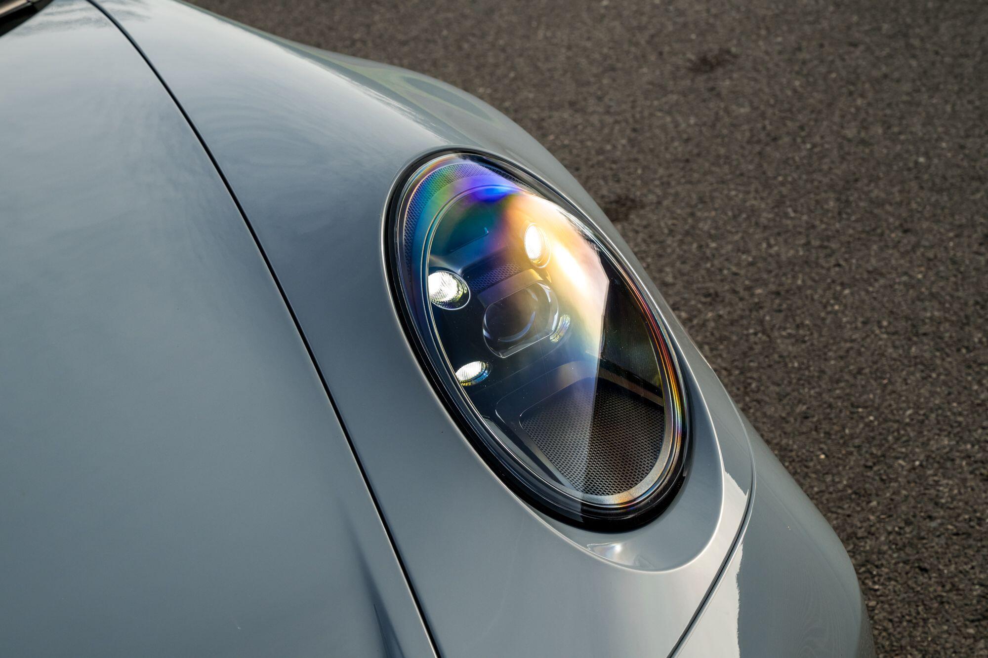Porsche 911 view 18