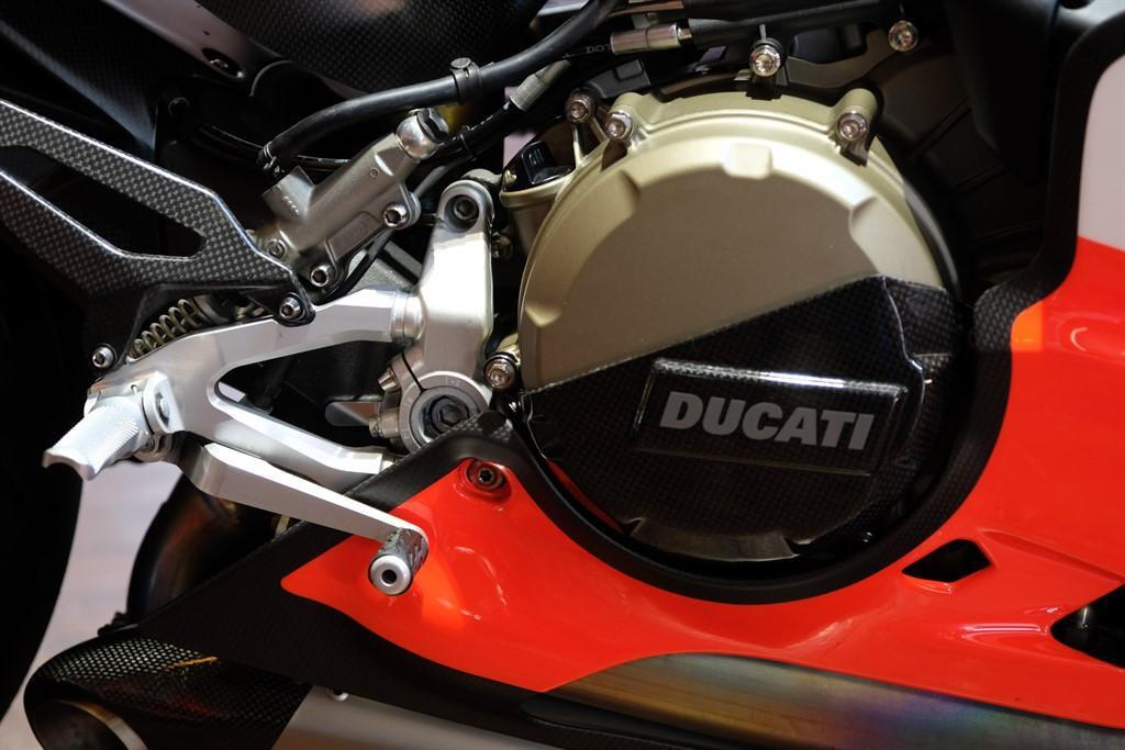 Ducati 1199 Superleggera view 7