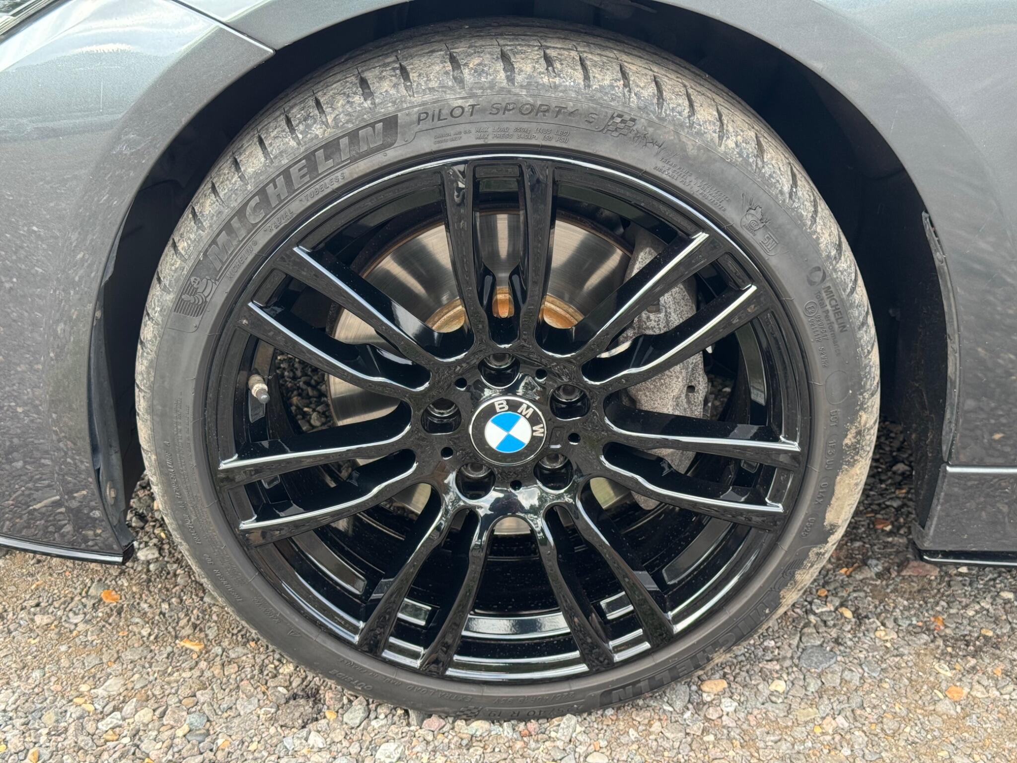 BMW 3 Series view 37