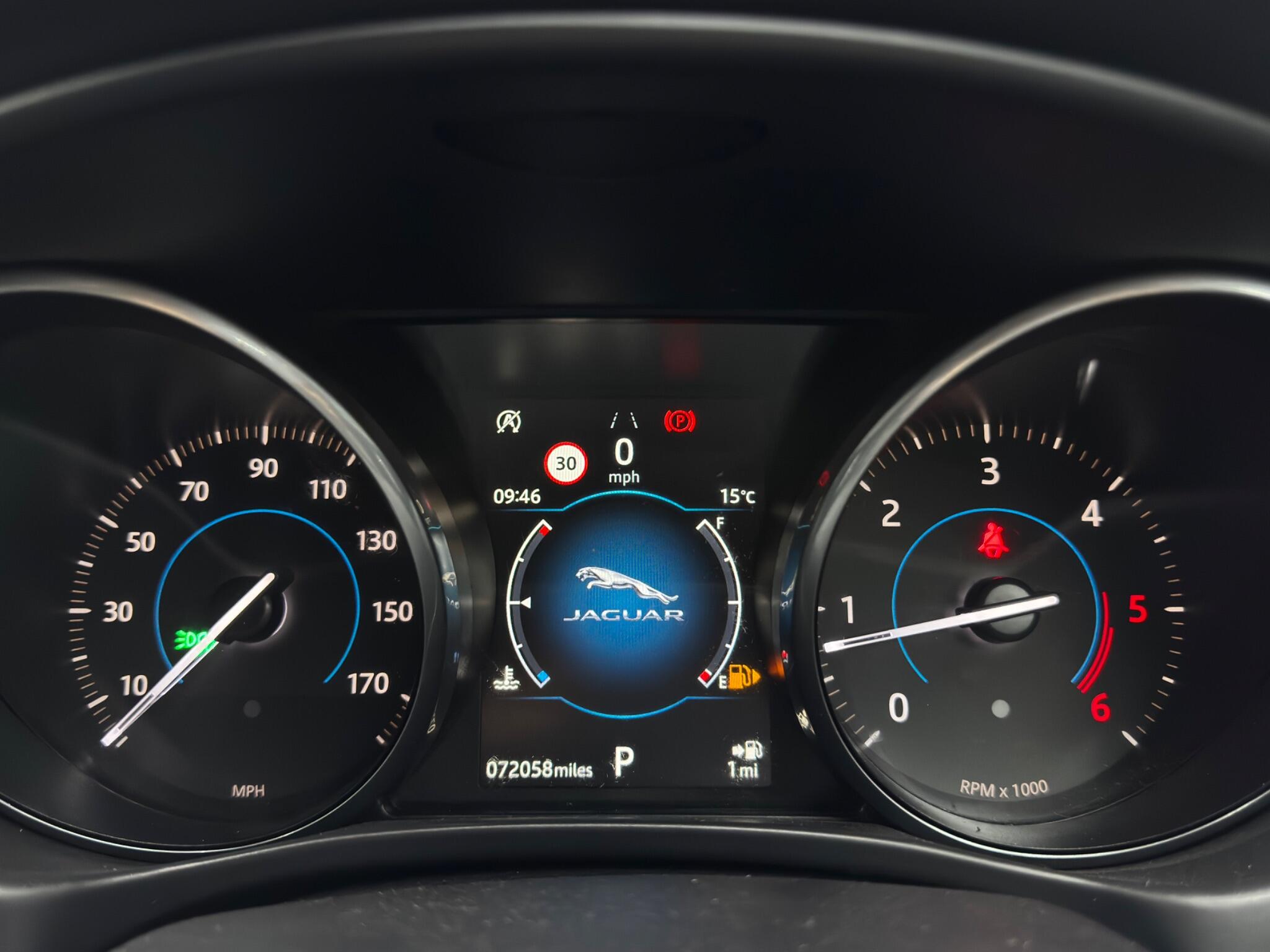 Jaguar XE view 22