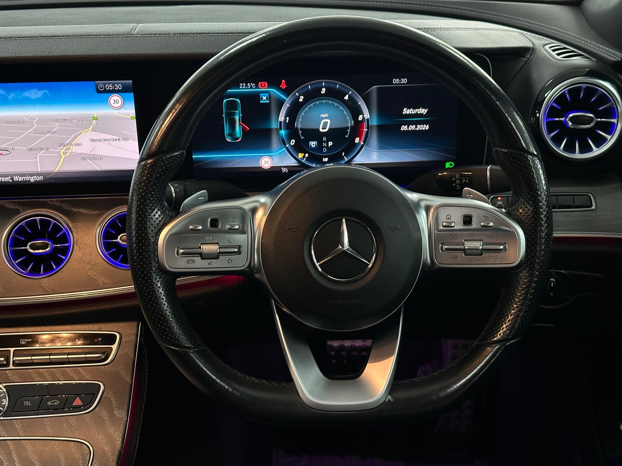 Mercedes-Benz CLS view 21