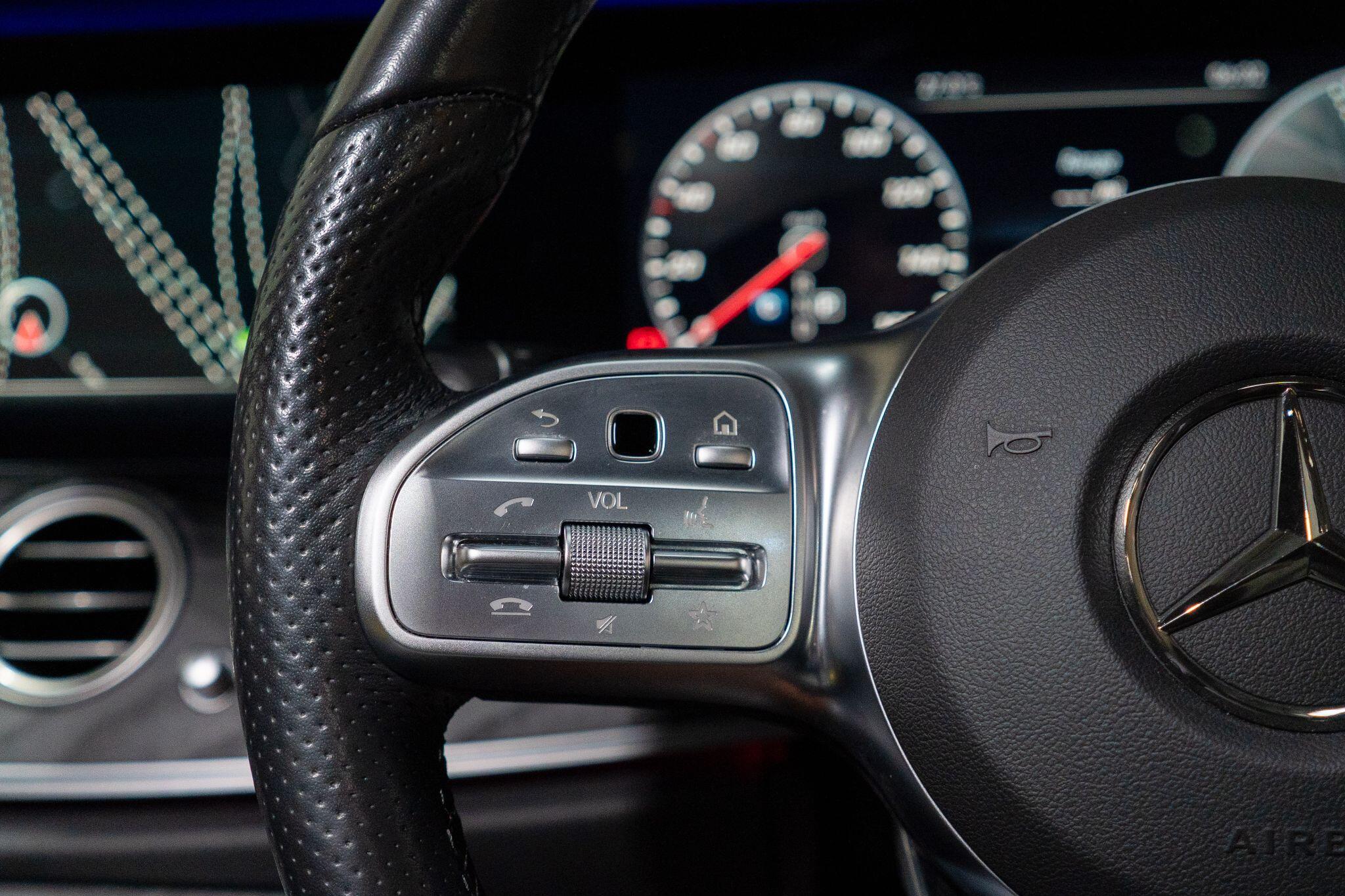 Mercedes-Benz E-Class view 32