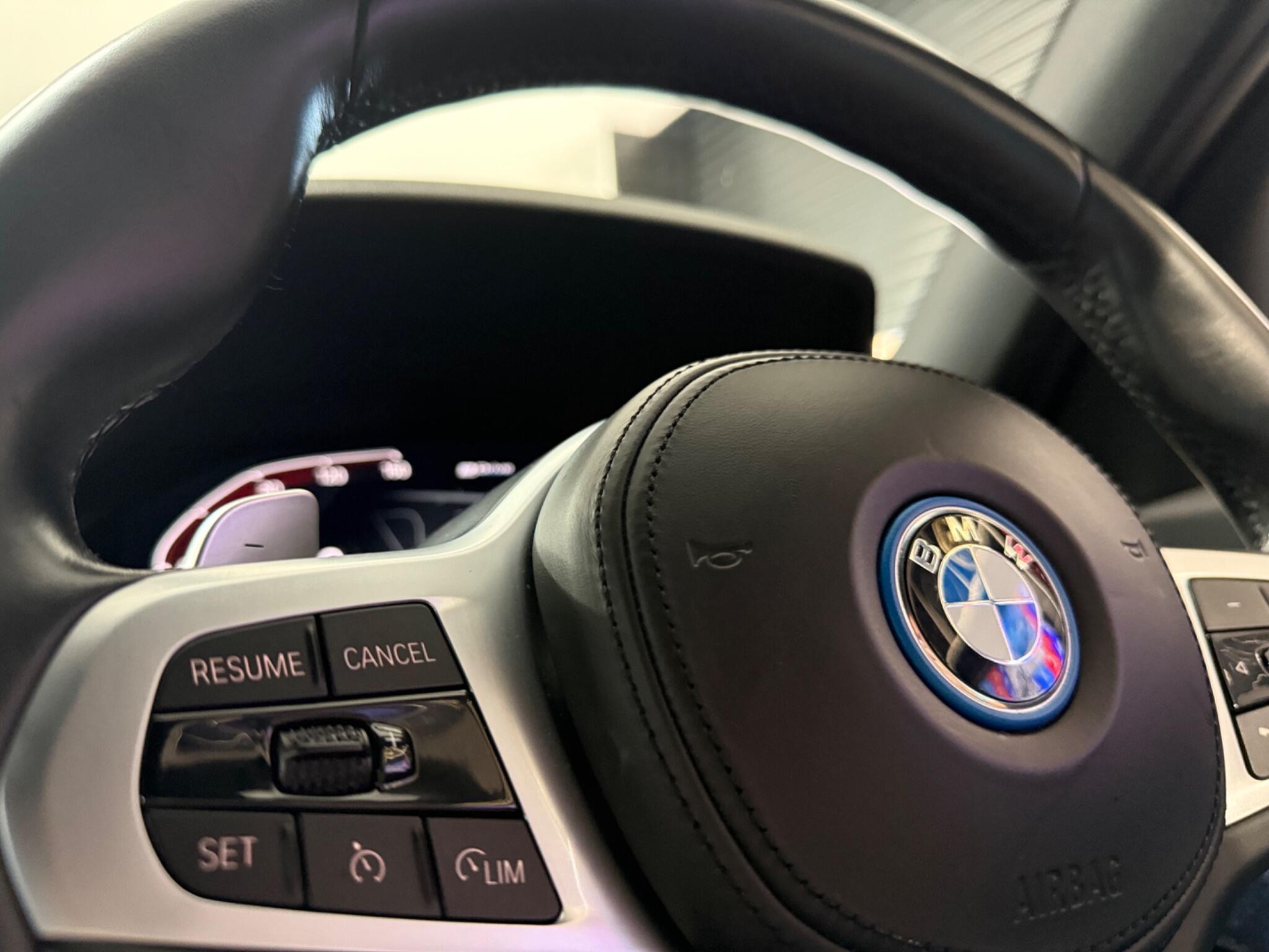 BMW 3 Series view 17