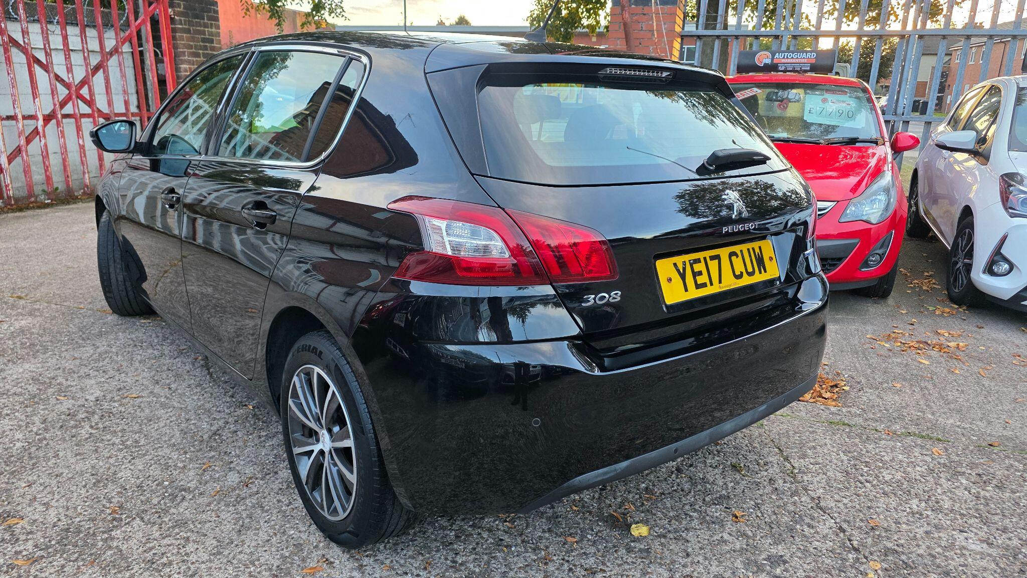 Peugeot 308 view 4