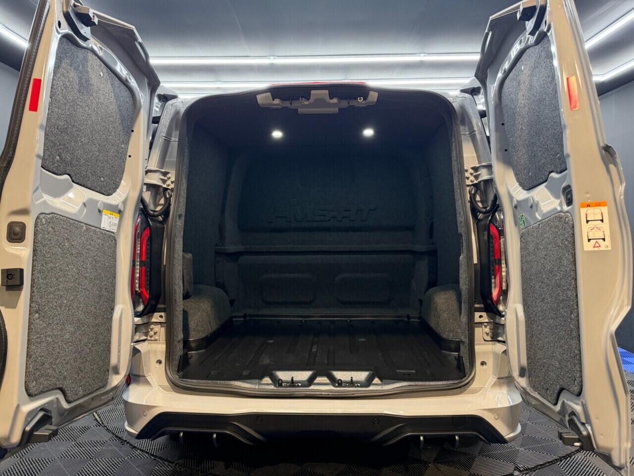 Ford Transit Custom view 44