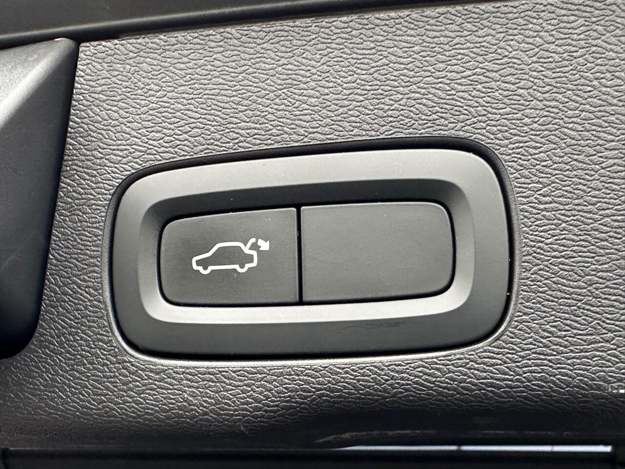 Volvo XC60 view 21