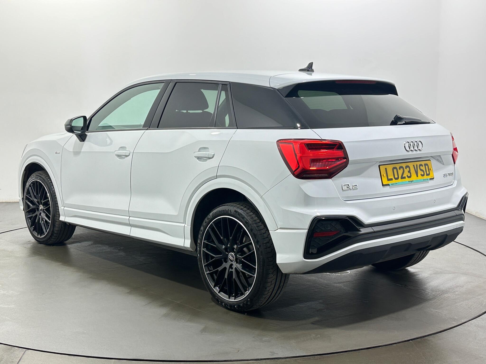 Audi Q2 view 6