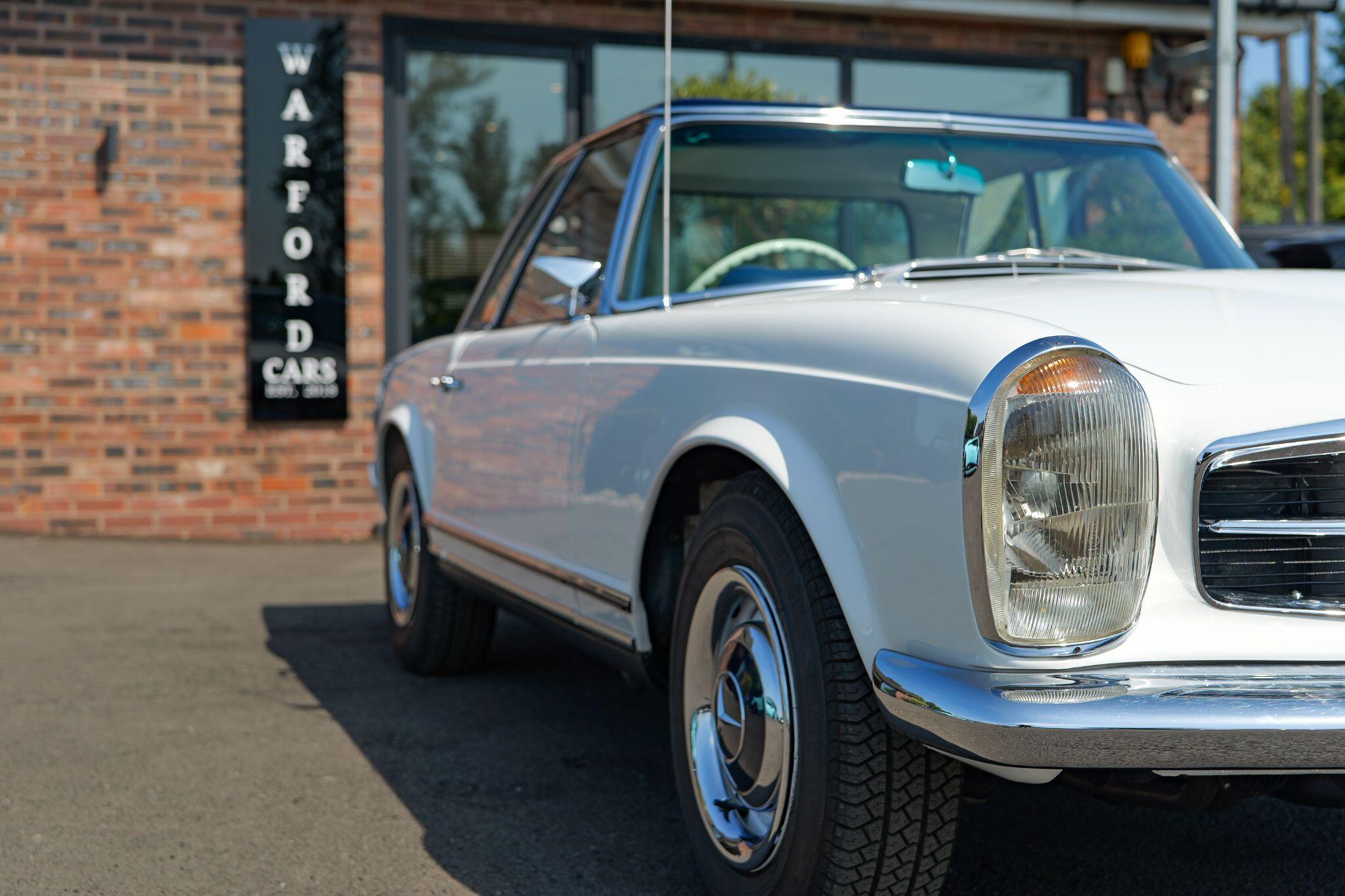 Mercedes-Benz 230 SL view 8