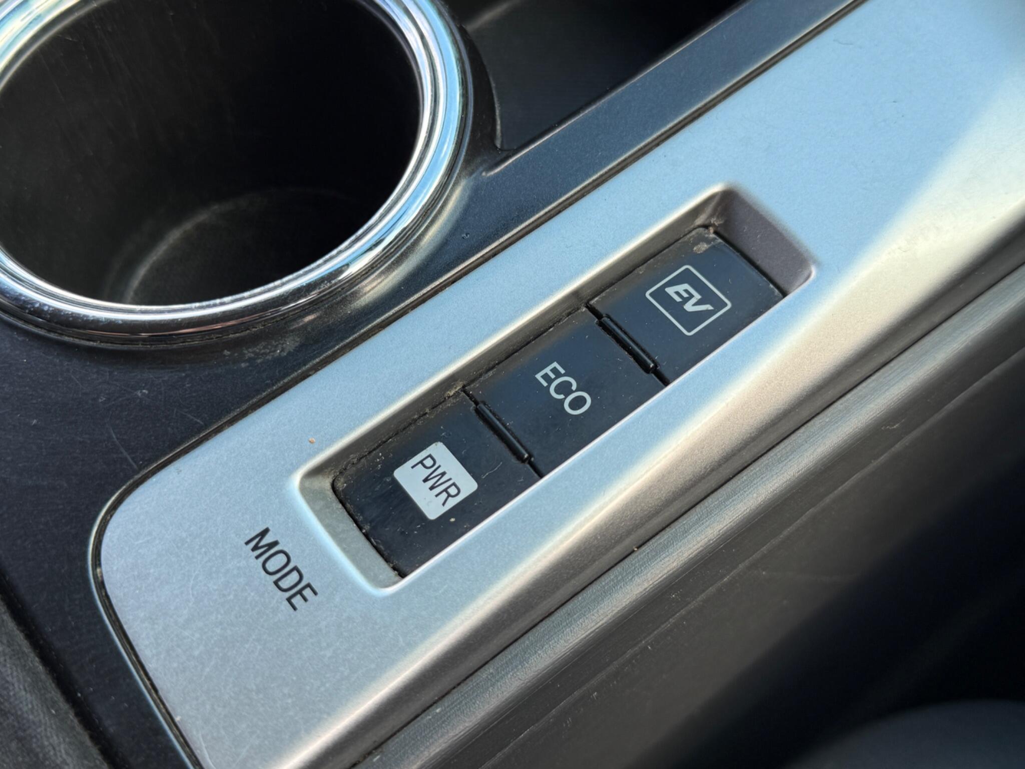 Toyota Prius+ - Image 65