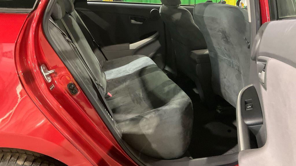 Toyota Prius view 8